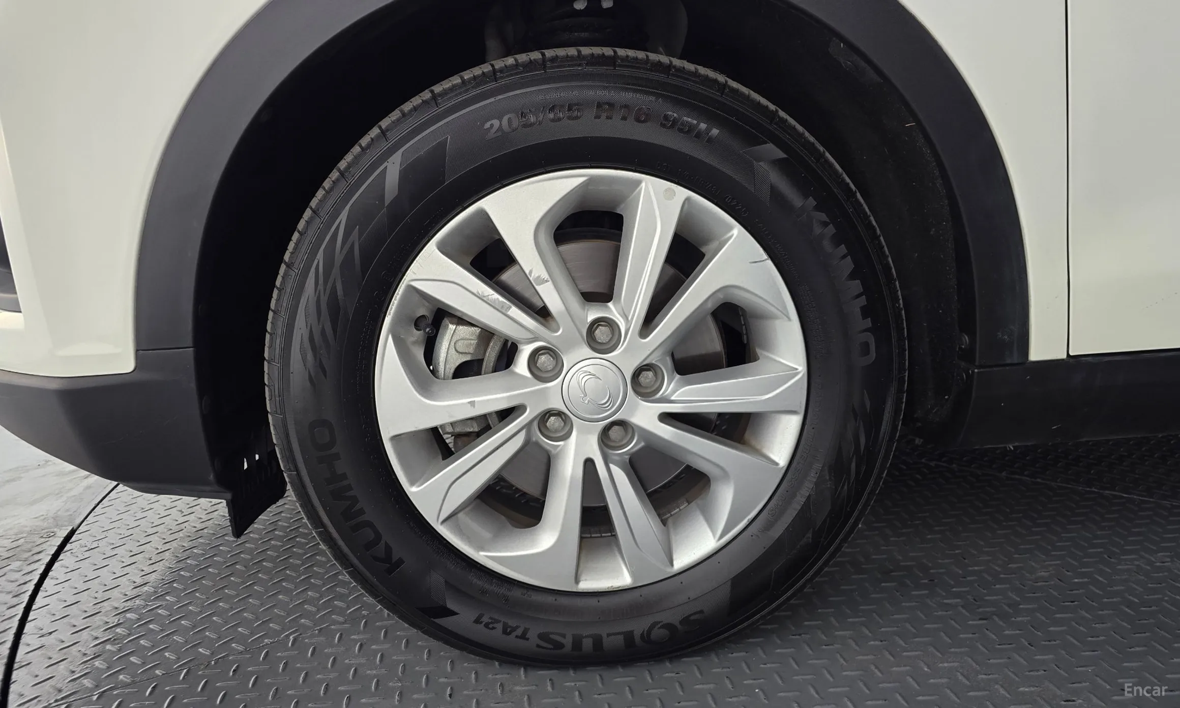 KG Mobility (SsangYong) Berry New Tivoli превью 5