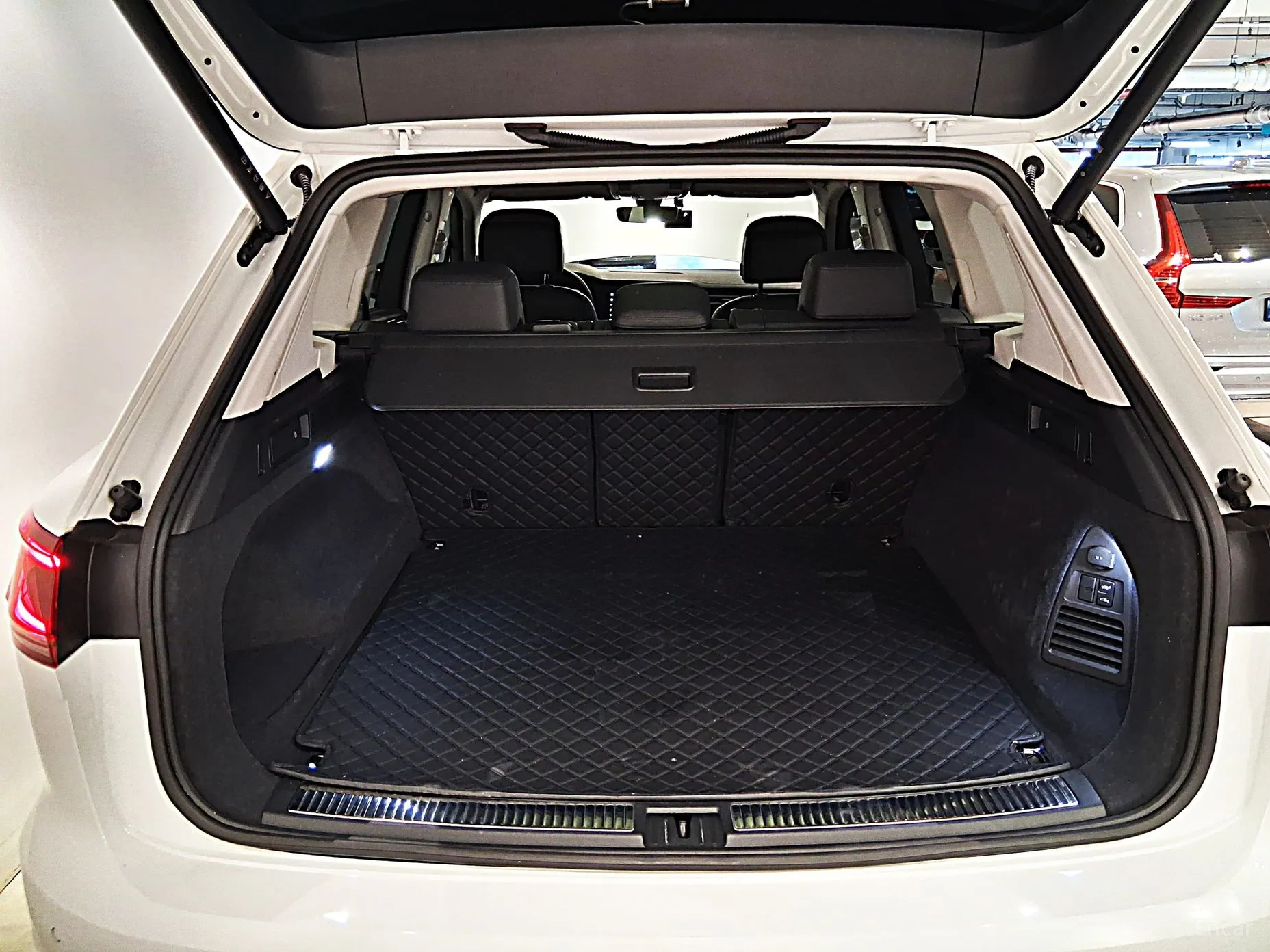 Volkswagen Touareg 3rd Generation превью 13