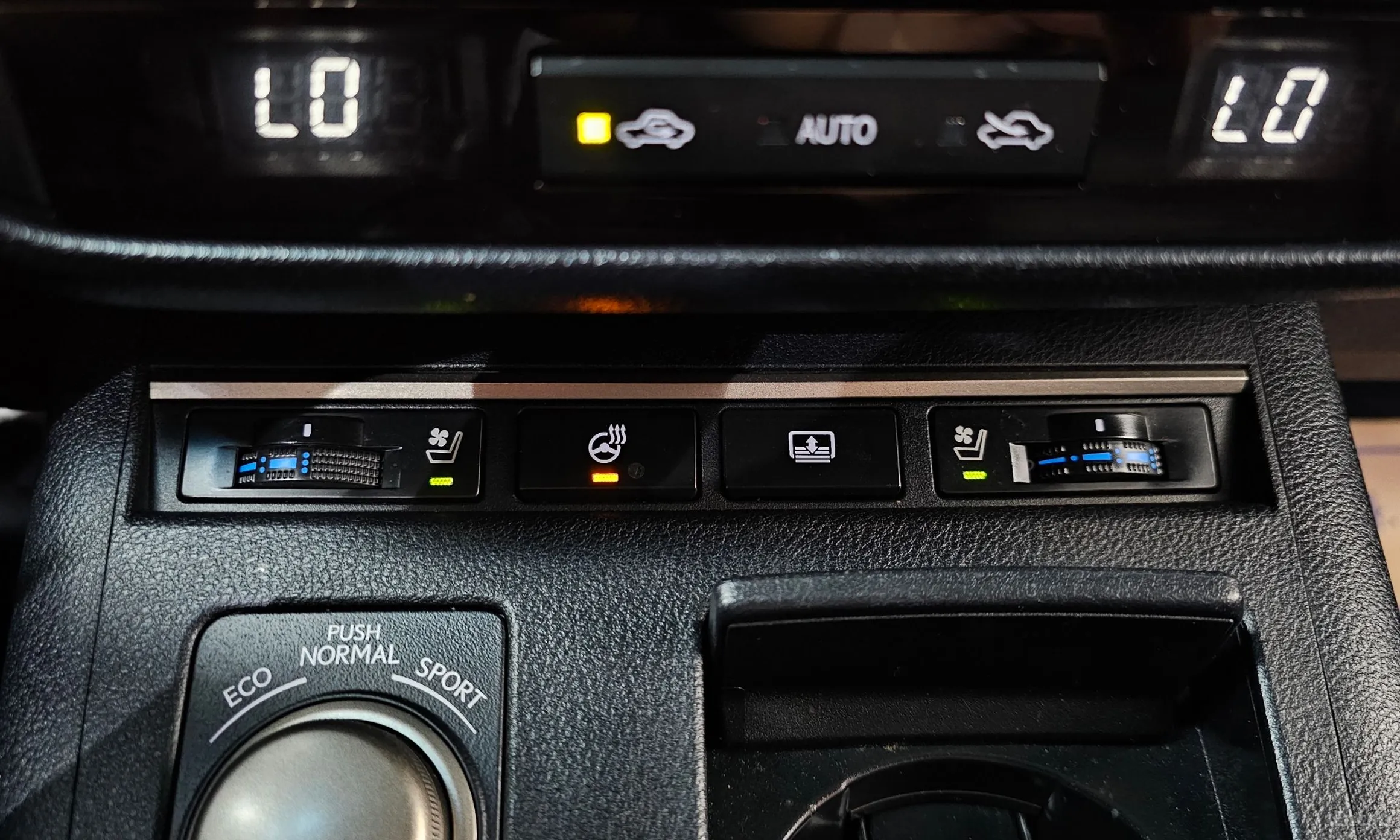 Lexus New ES300h превью 15