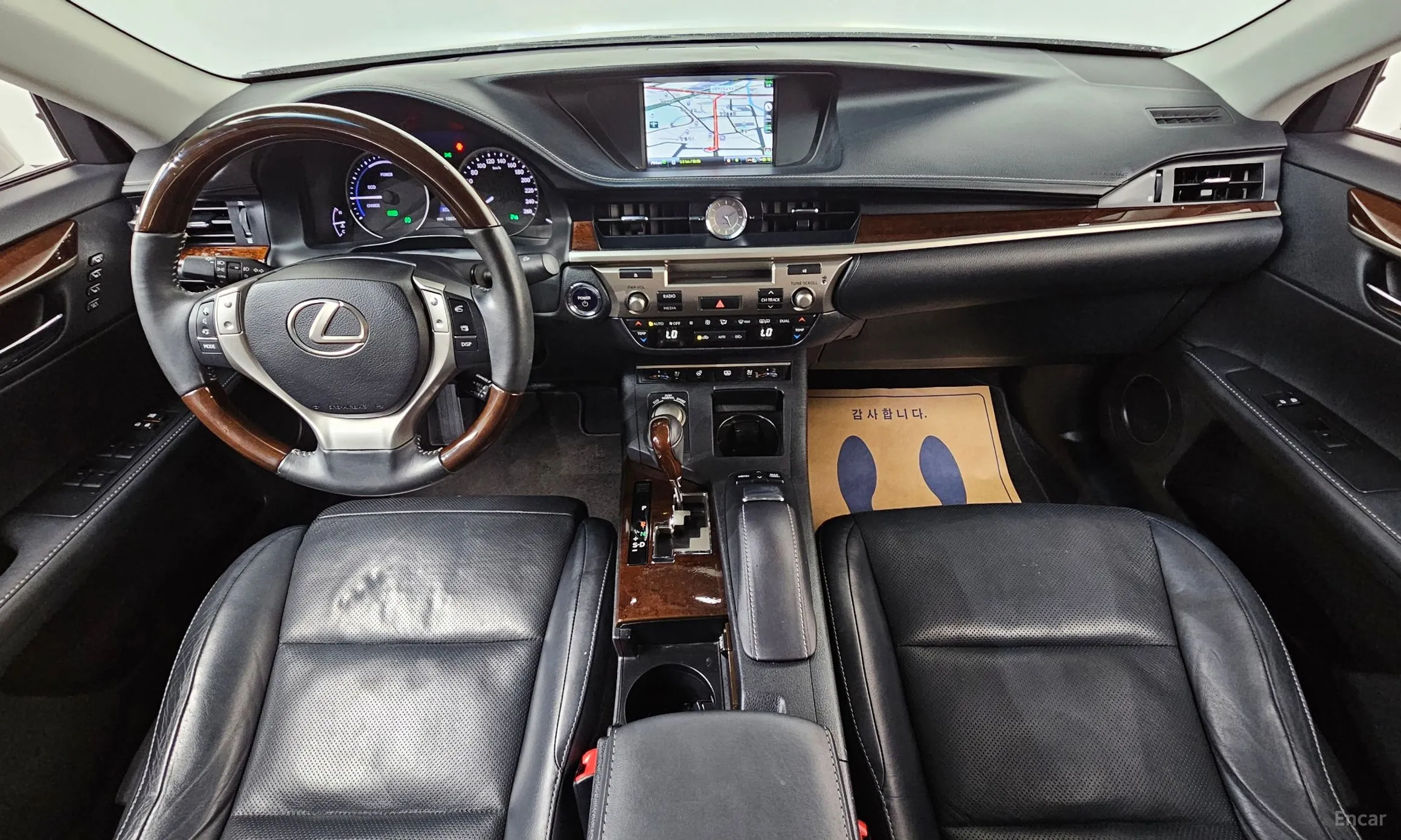 Lexus New ES300h превью 7