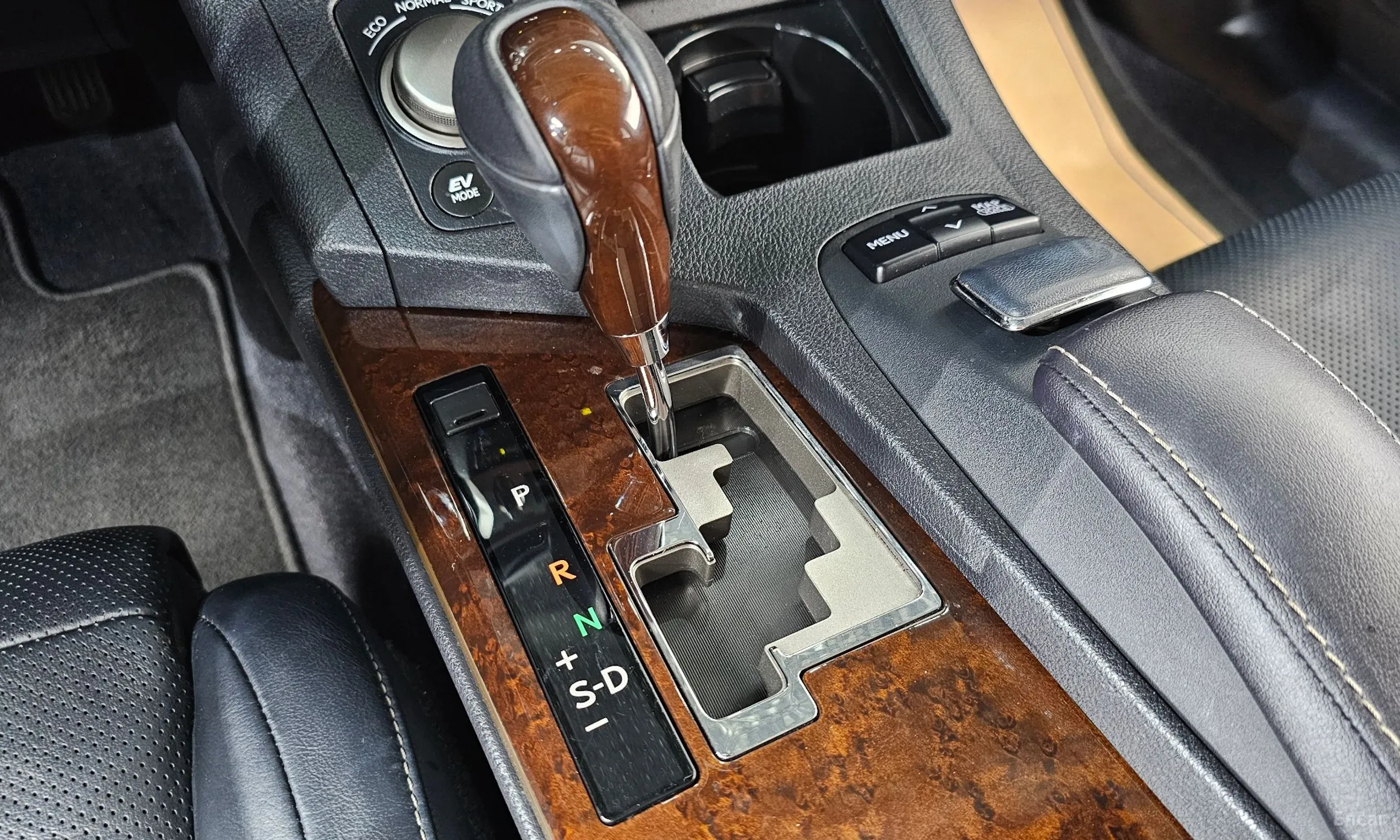 Lexus New ES300h превью 9