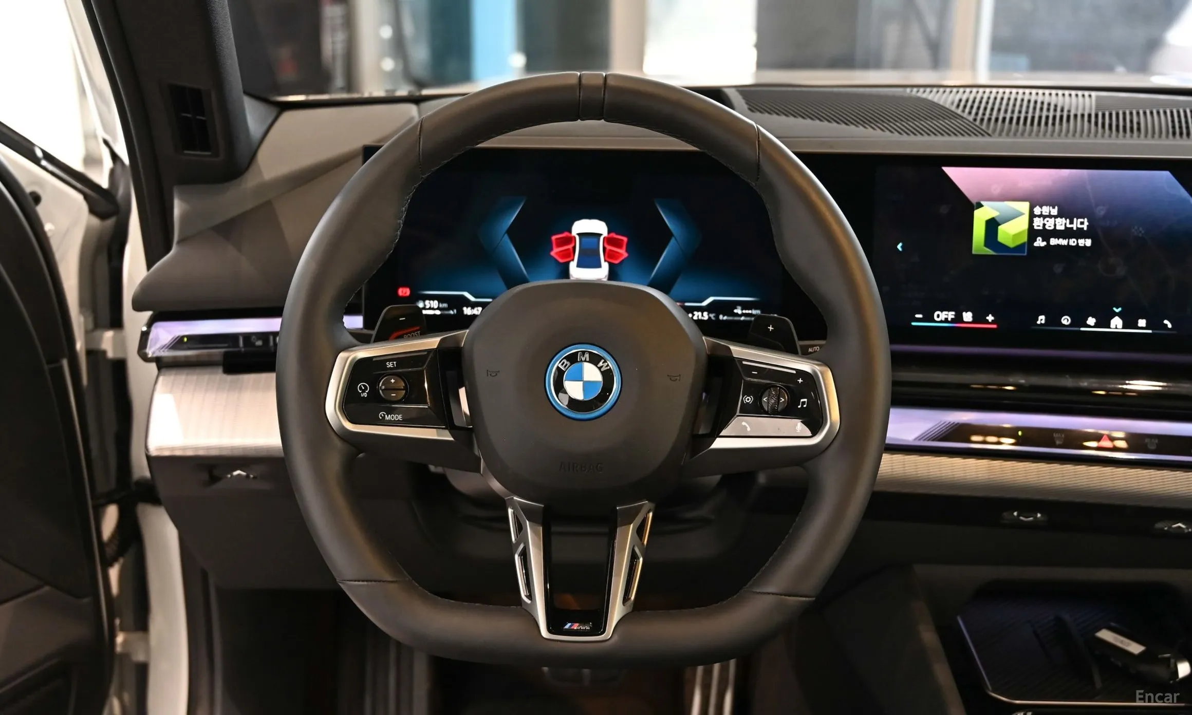 BMW 5 Series (G60) превью 16