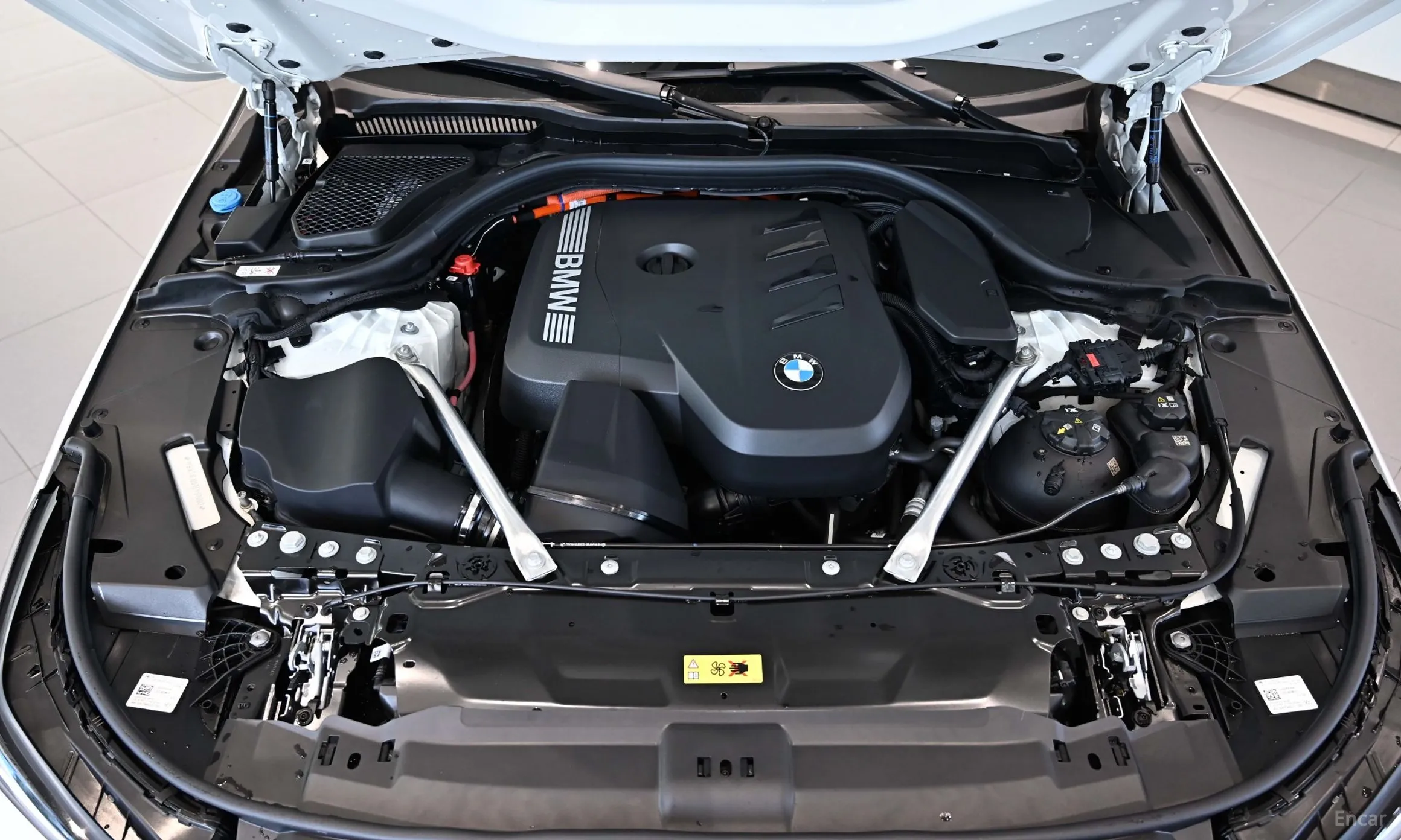 BMW 5 Series (G60) превью 6