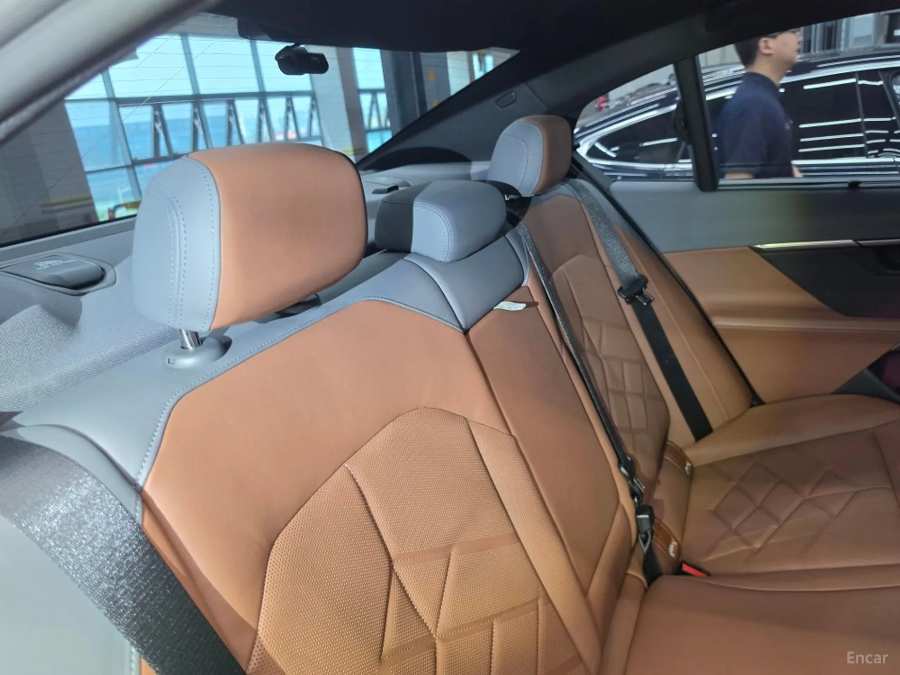 BMW 5 Series (G60) превью 5