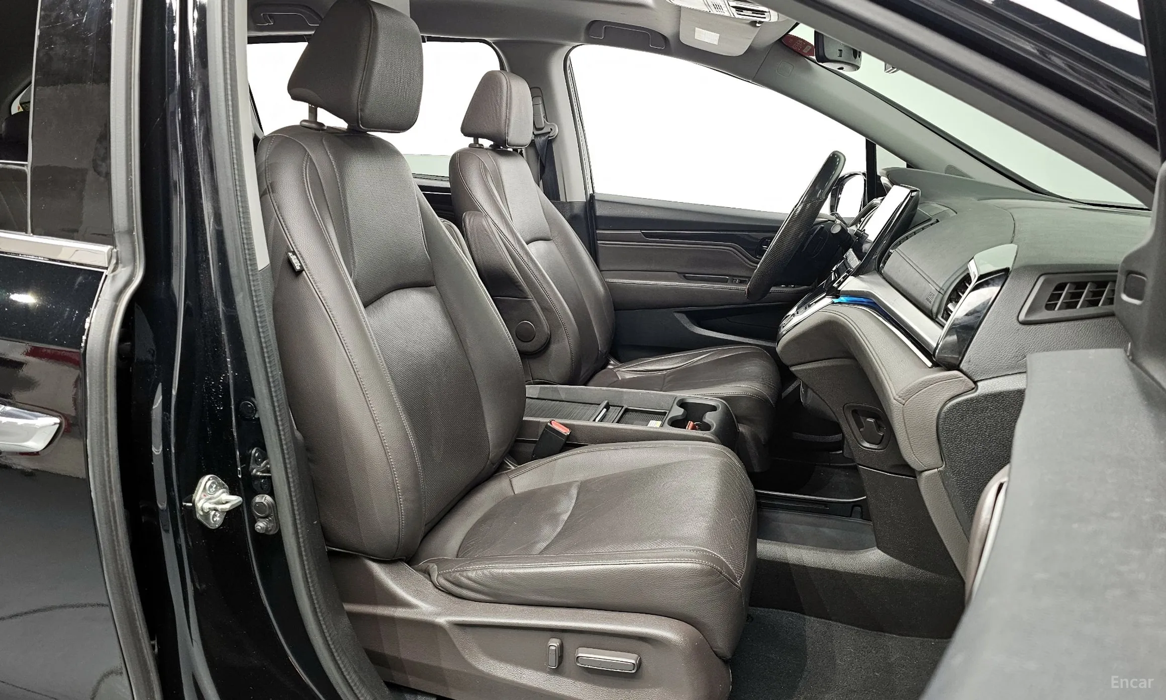 Honda Odyssey превью 11