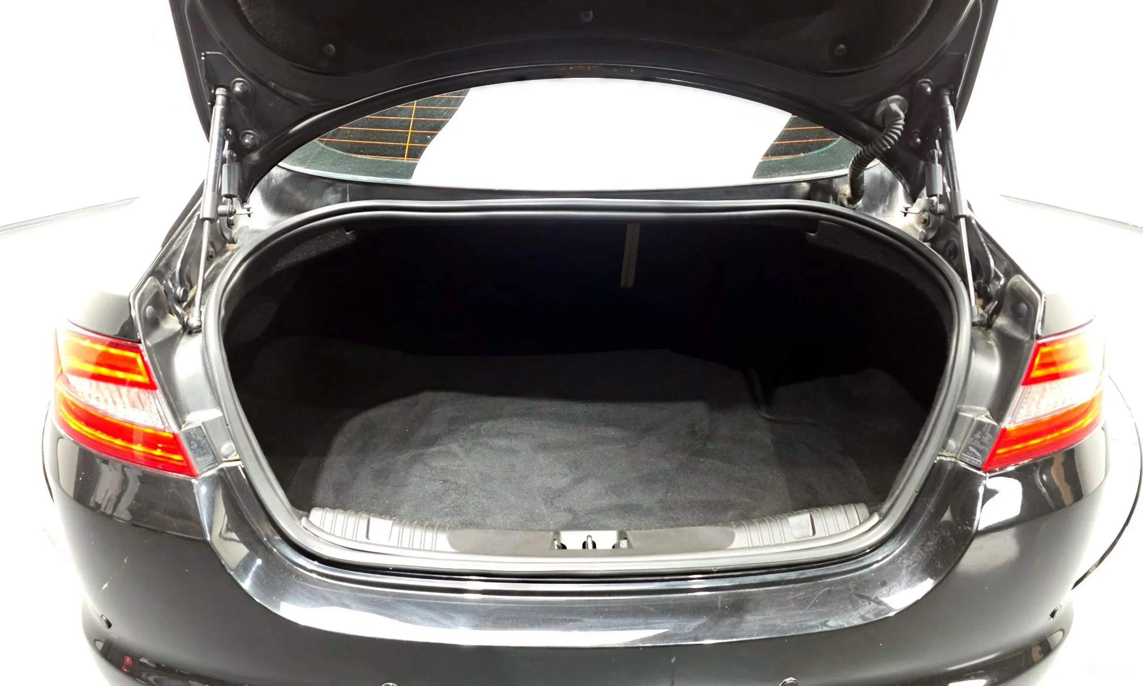 Jaguar New XF превью 20