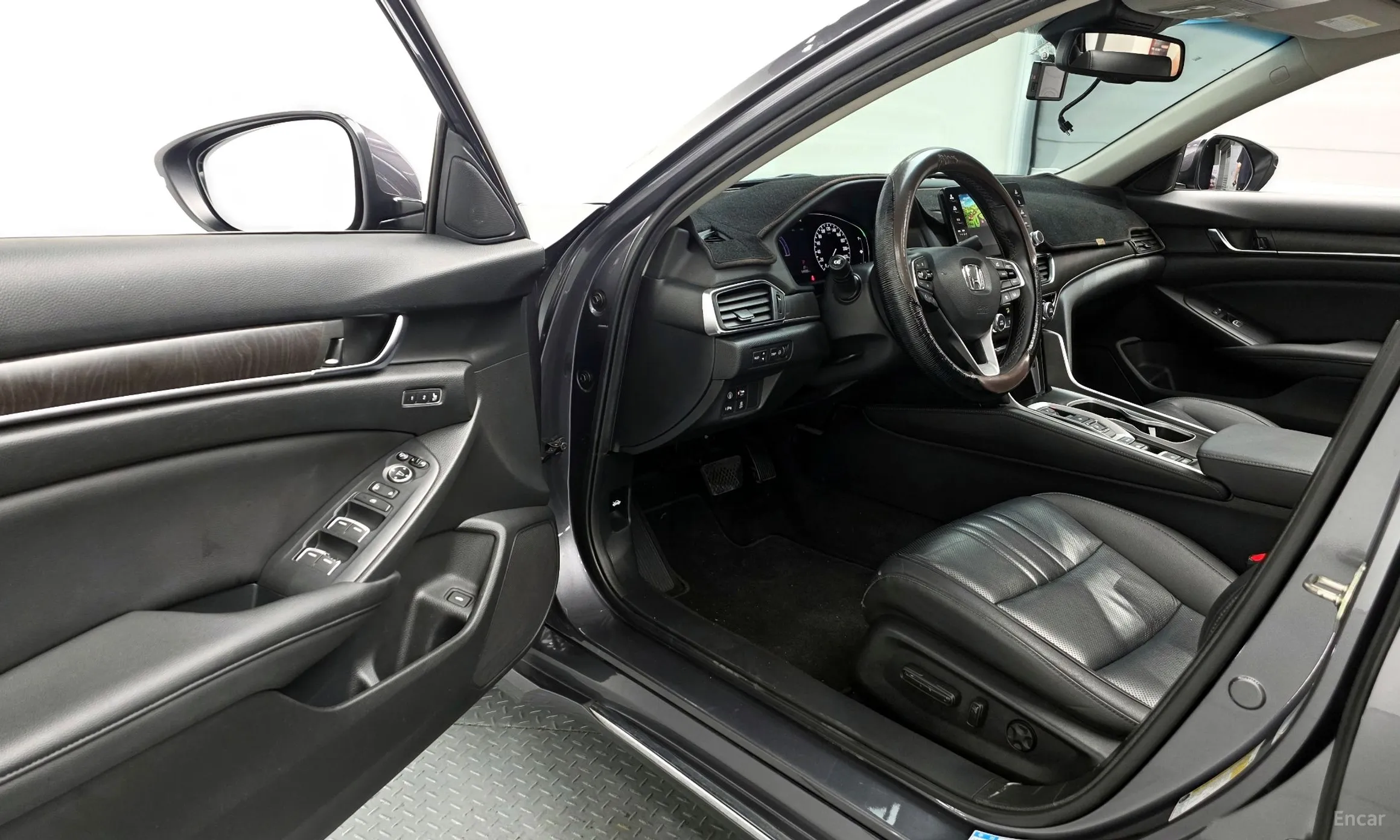 Honda Accord 10th Generation превью 10