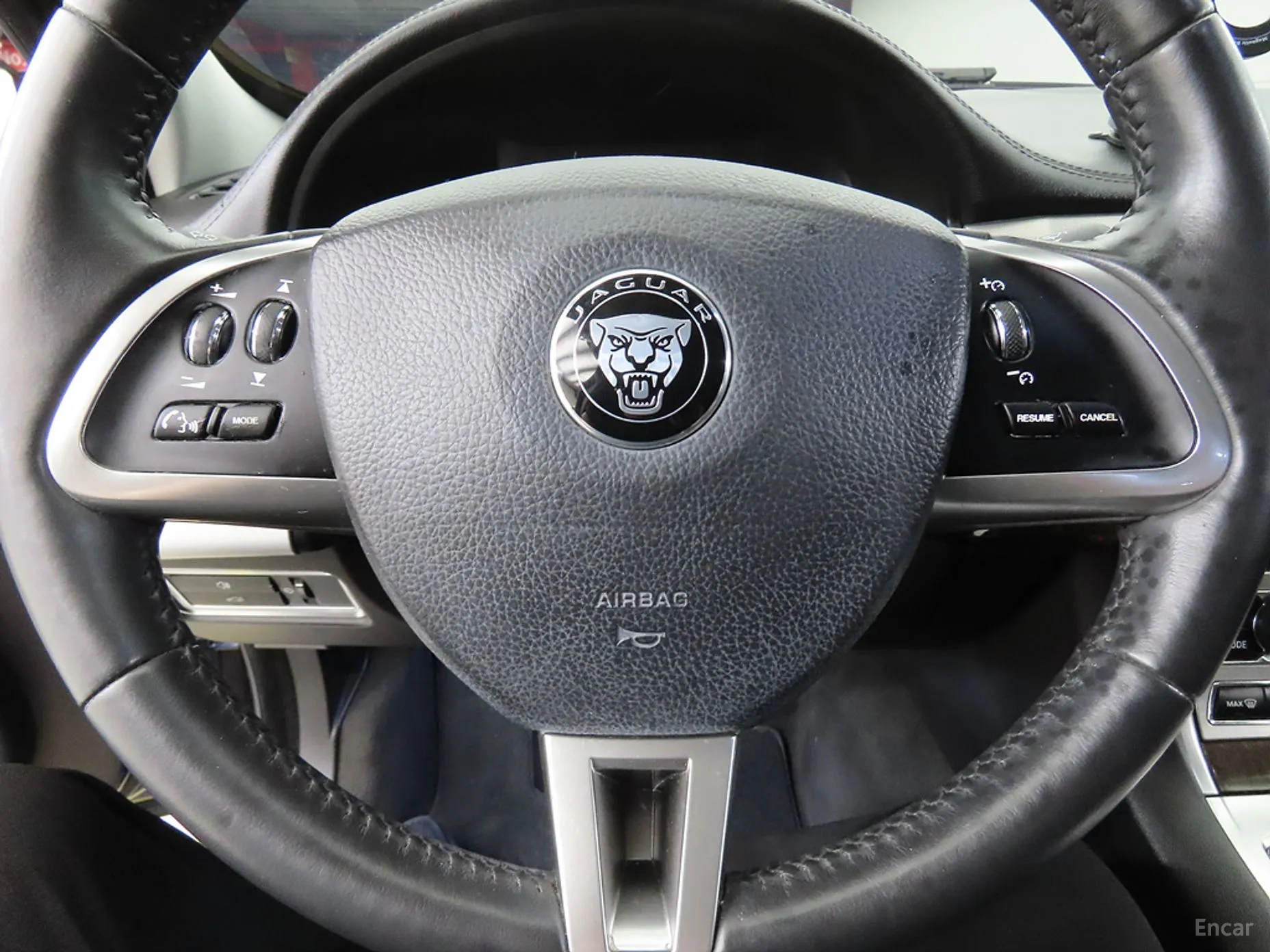 Jaguar New XF превью 8