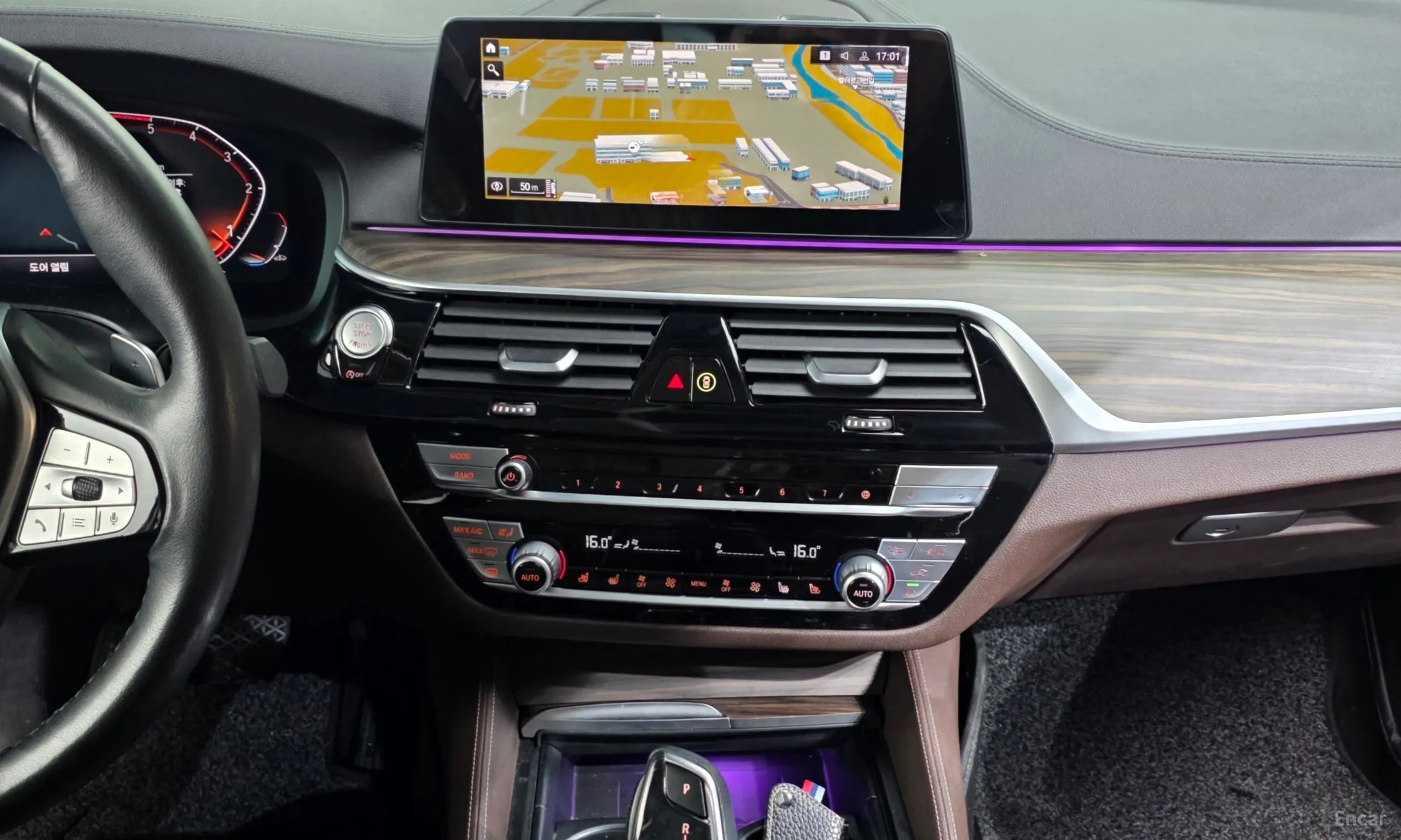 BMW 5 Series (G30) превью 14