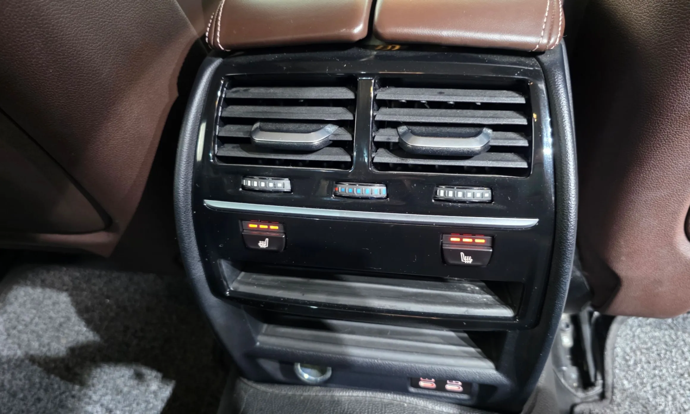 BMW 5 Series (G30) превью 19