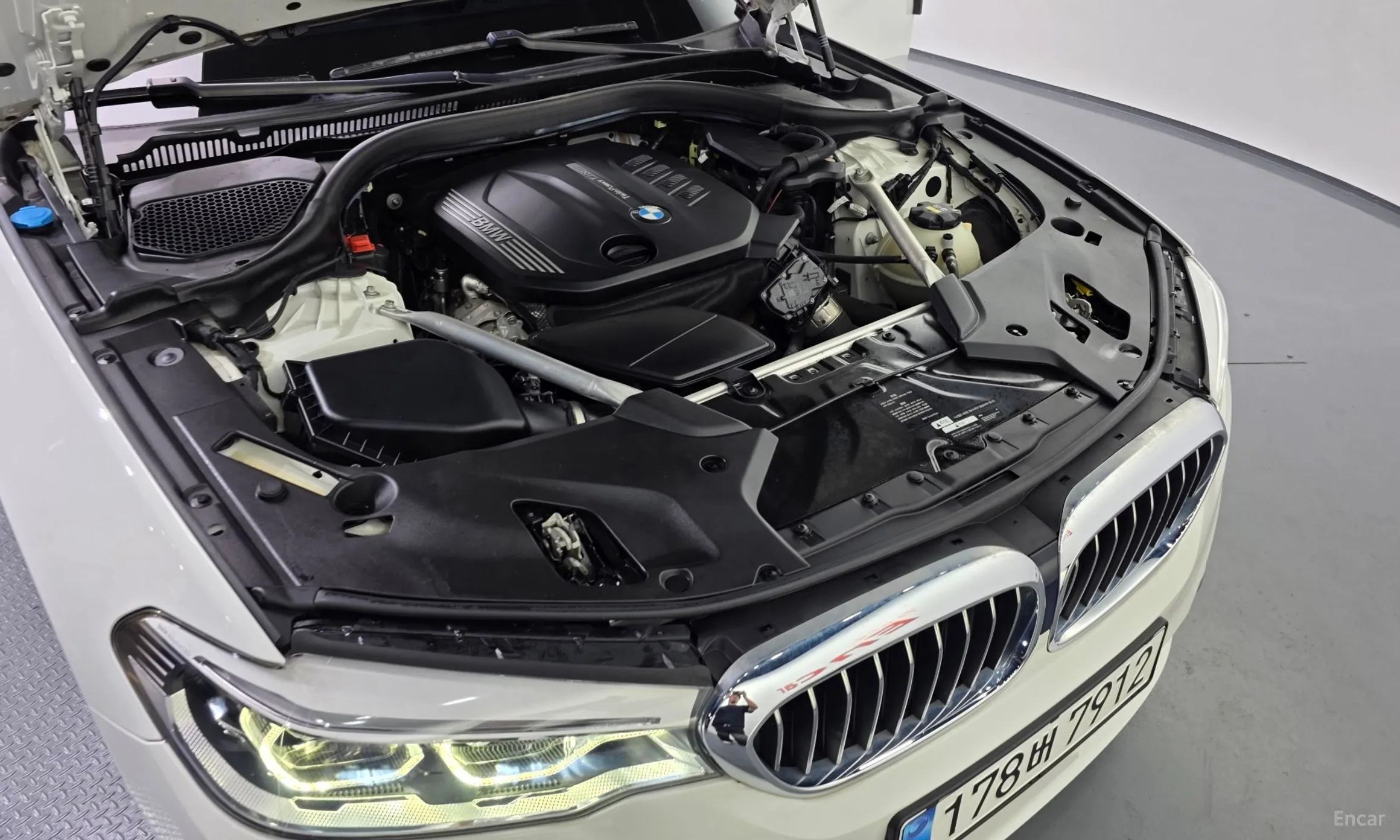 BMW 5 Series (G30) превью 6