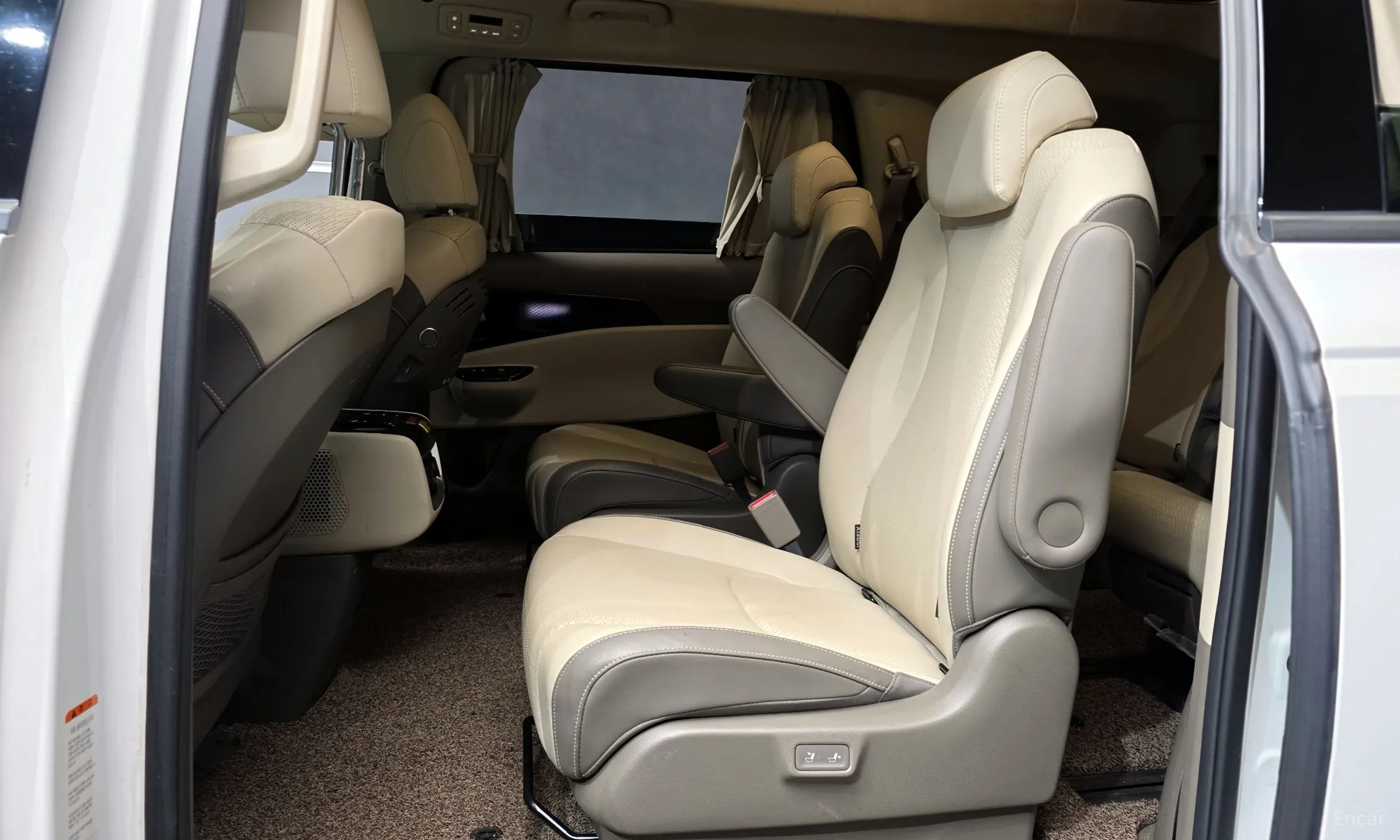 Kia Carnival Gen 4 превью 11