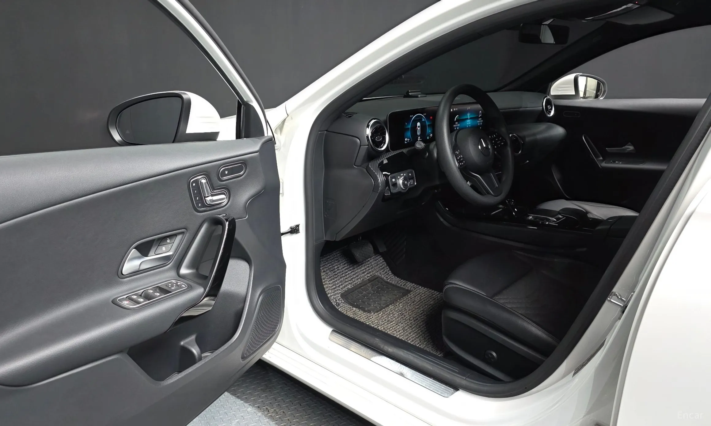 Mercedes Benz A-Class W177 превью 10