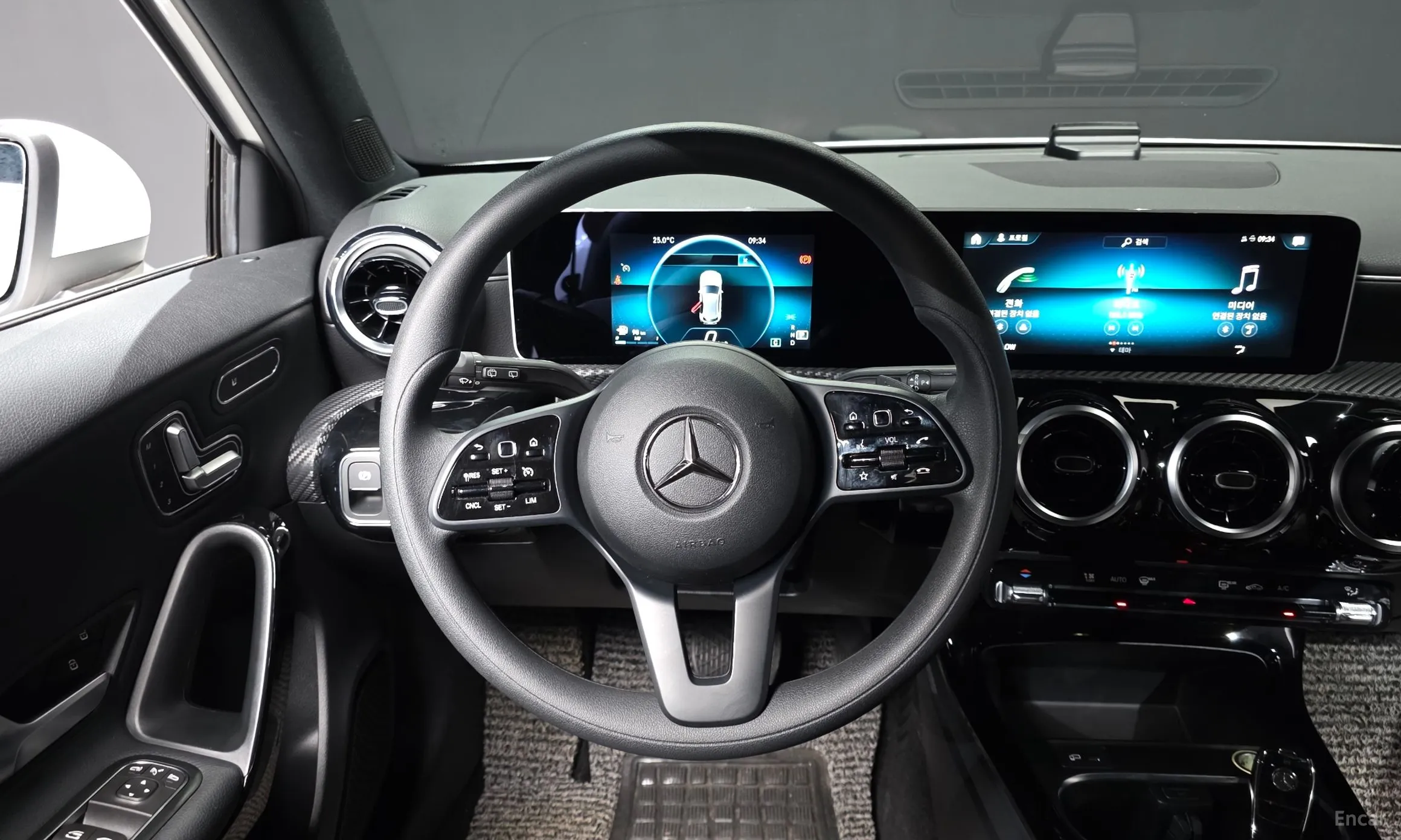 Mercedes Benz A-Class W177 превью 13