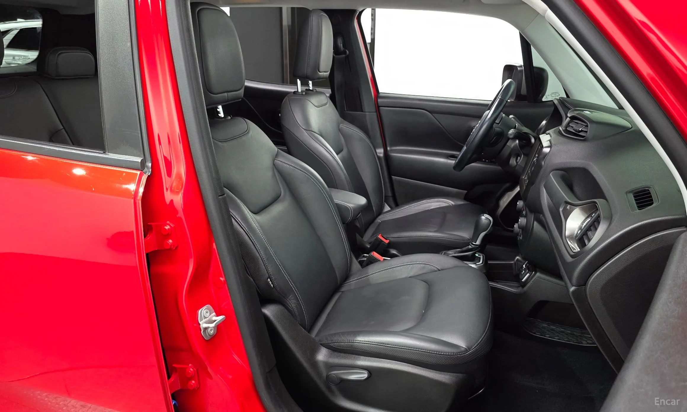 Jeep Renegade превью 11