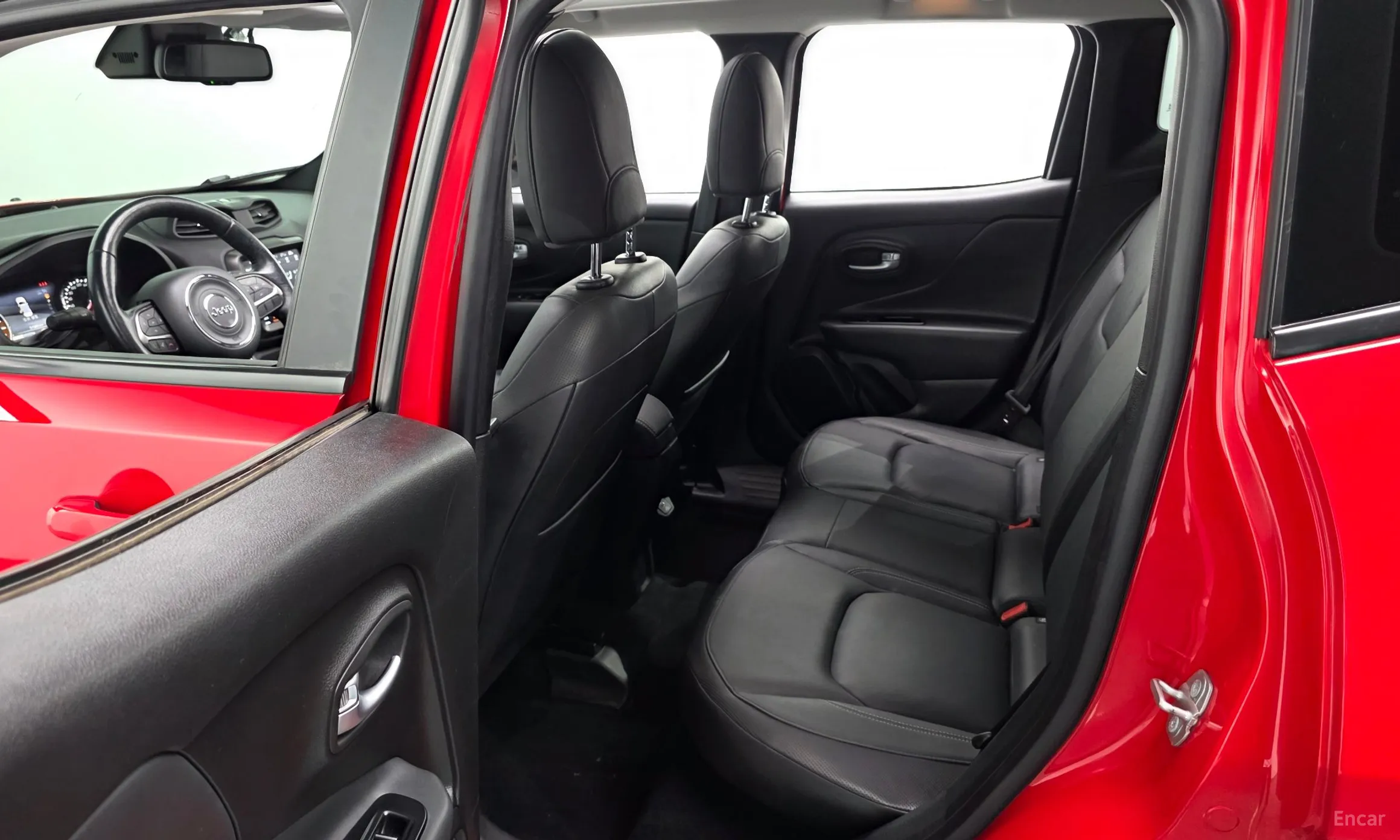 Jeep Renegade превью 12