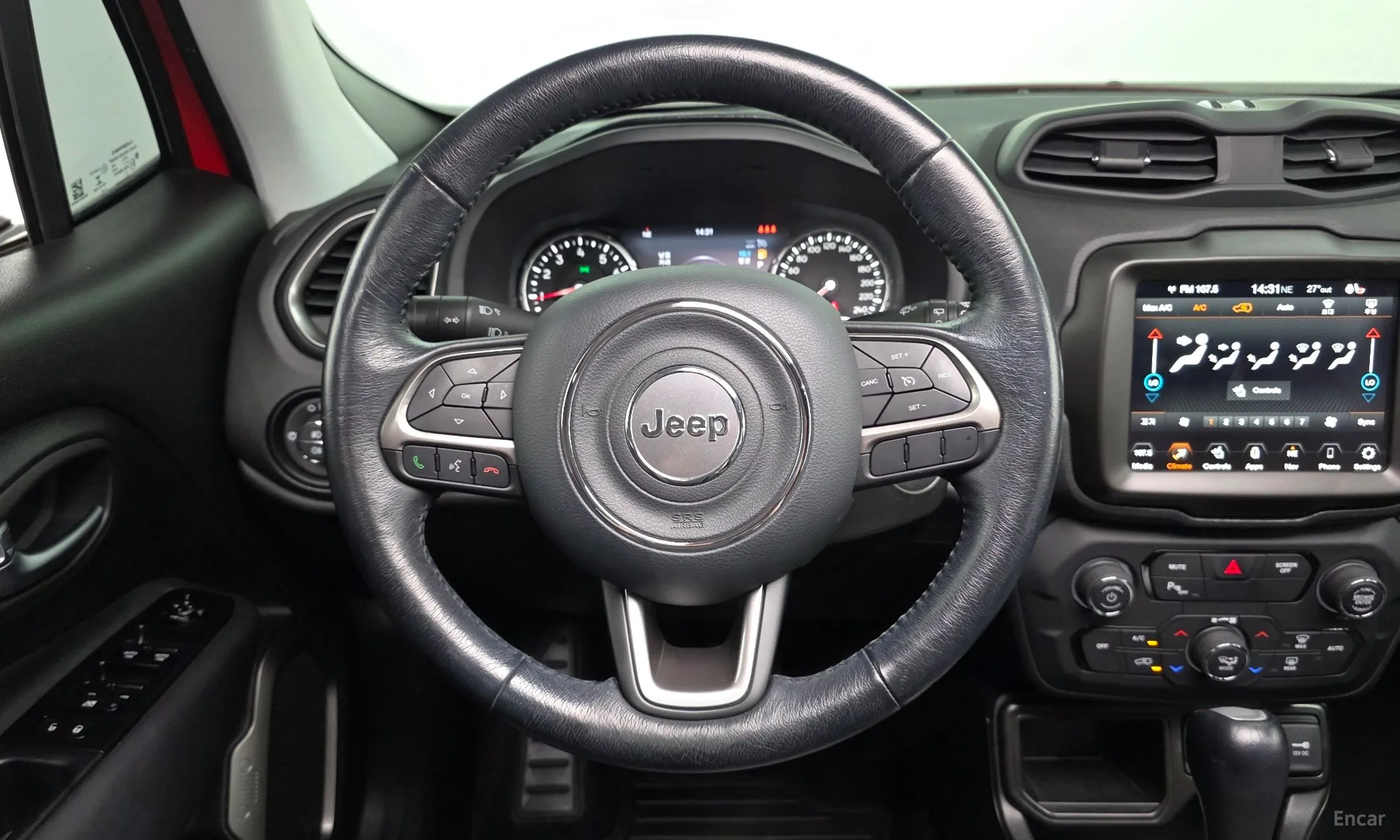 Jeep Renegade превью 13