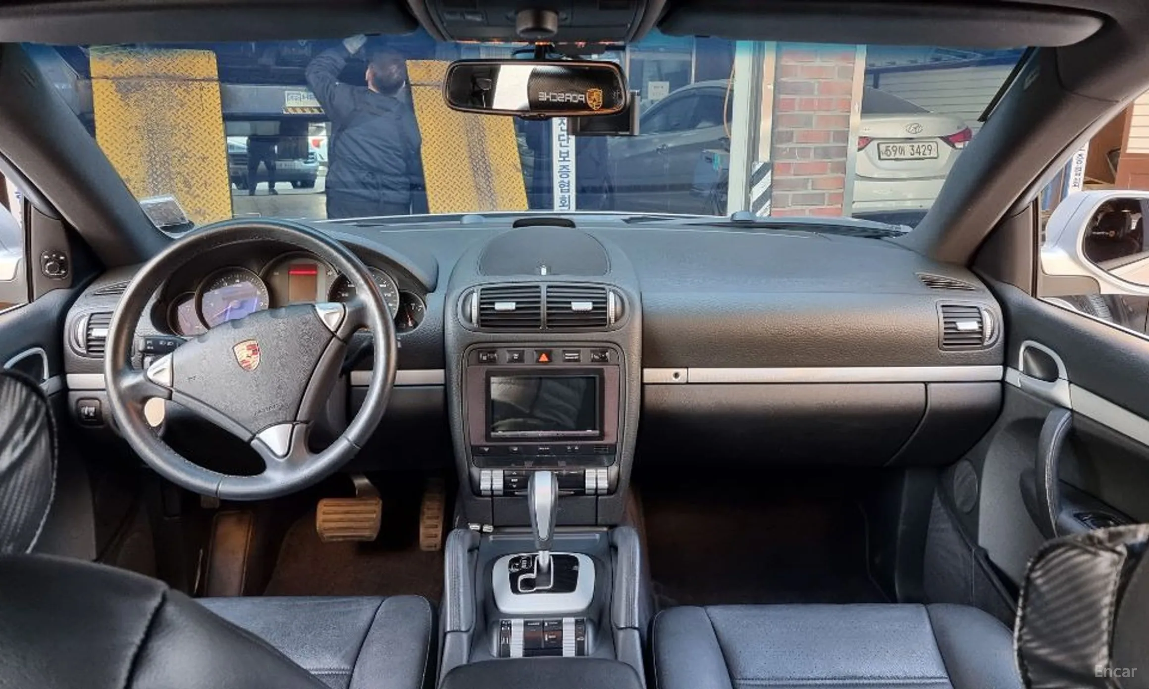 Porsche Cayenne превью 20