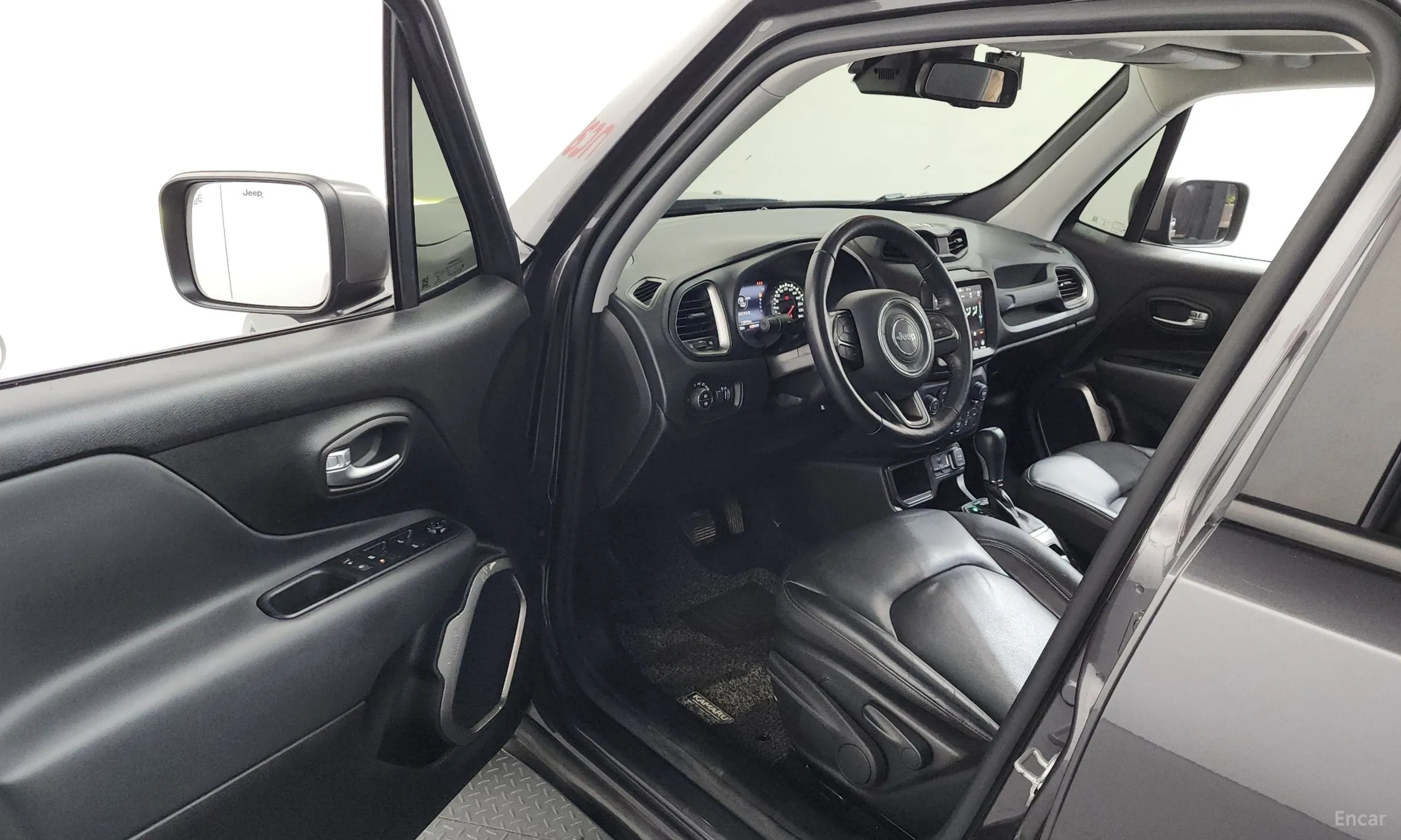 Jeep Renegade превью 10