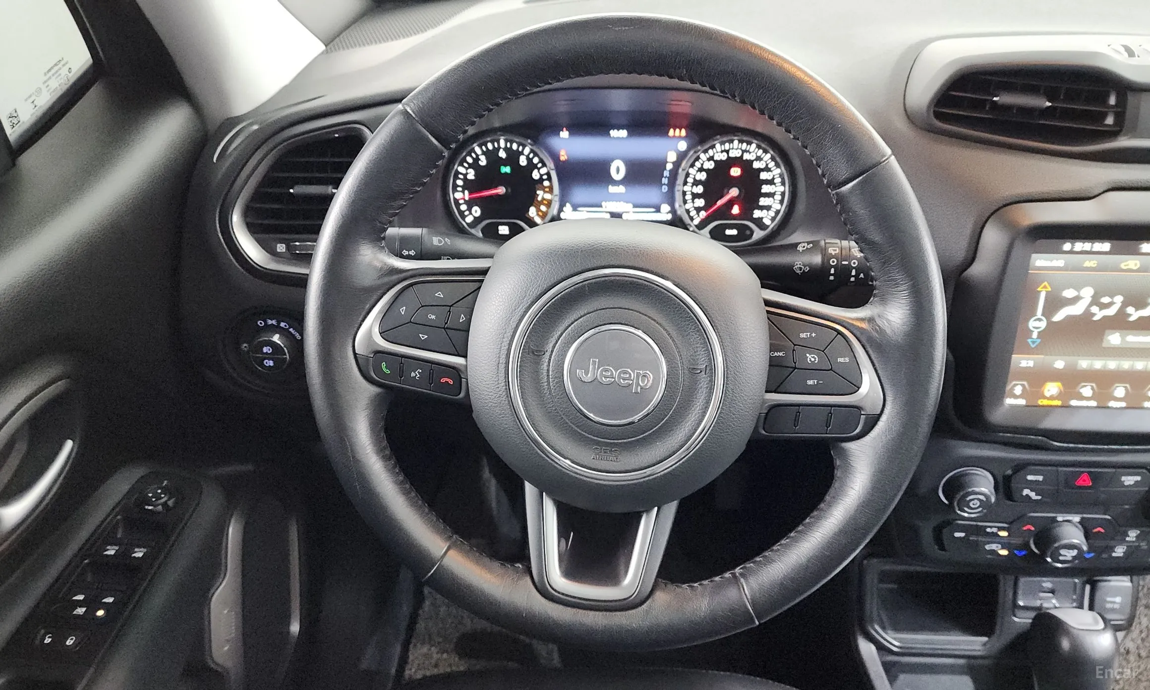 Jeep Renegade превью 14