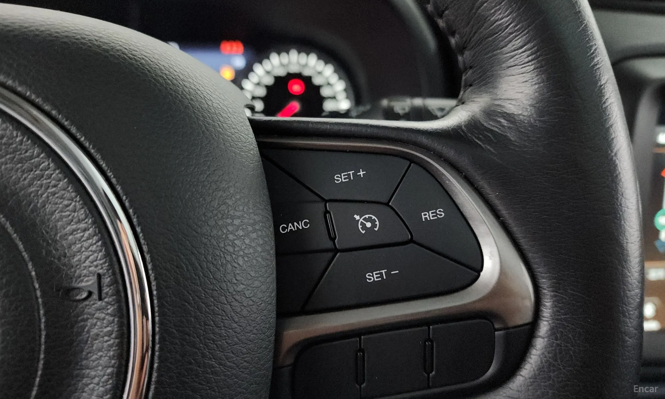 Jeep Renegade превью 16