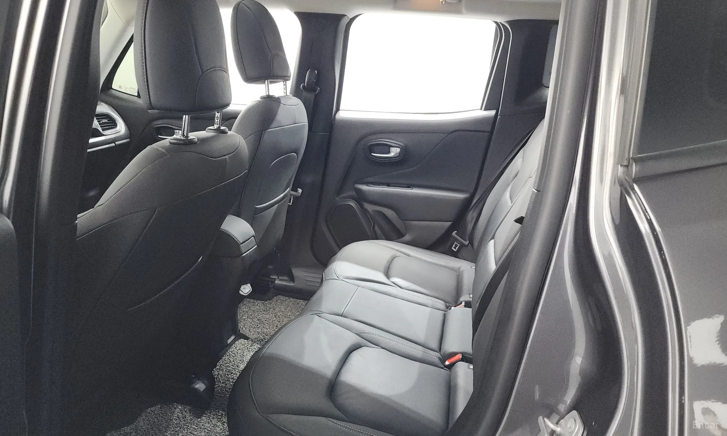 Jeep Renegade превью 20