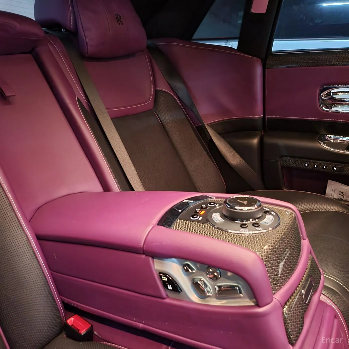 Rolls-Royce Ghost превью 15