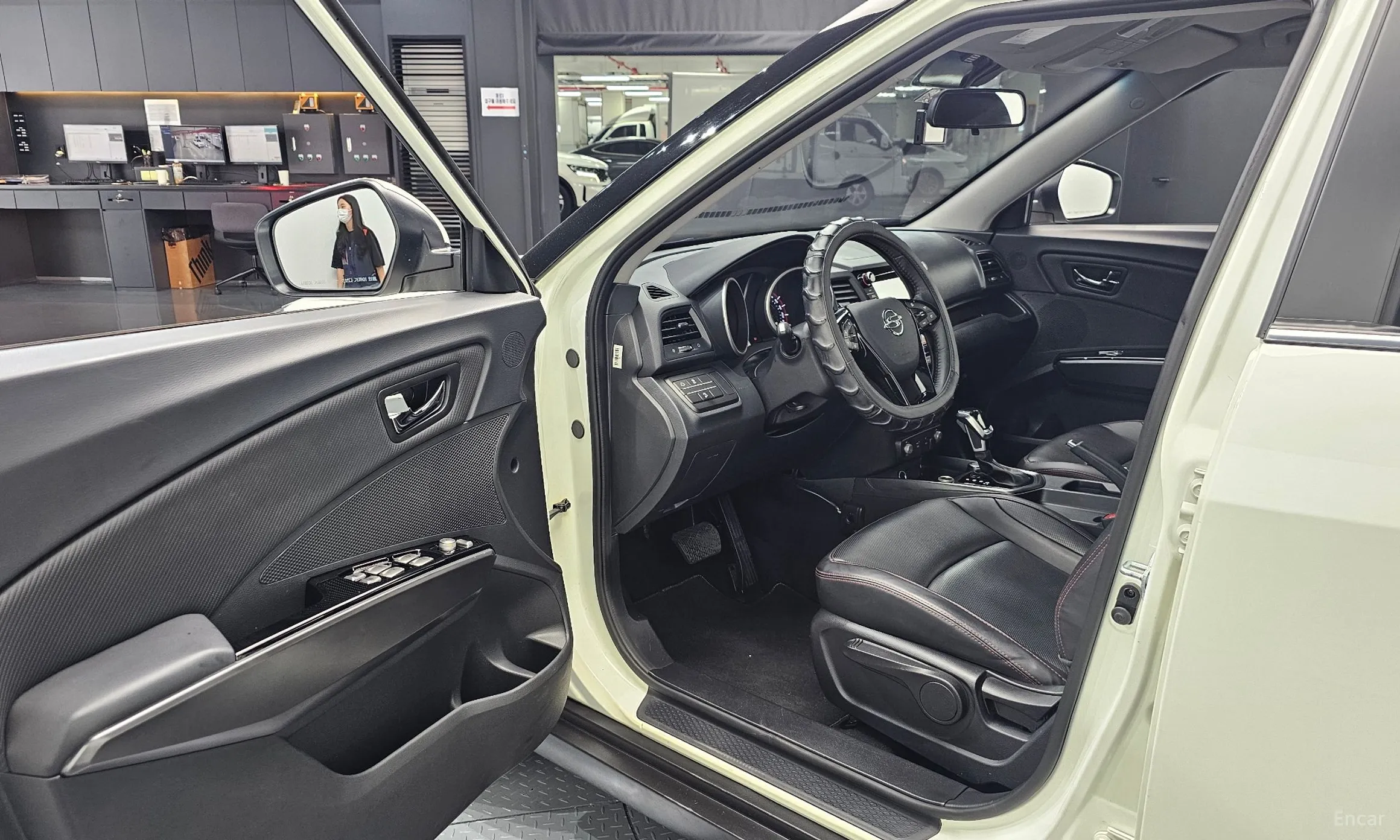 KG Mobility (SsangYong) Tivoli Air превью 10