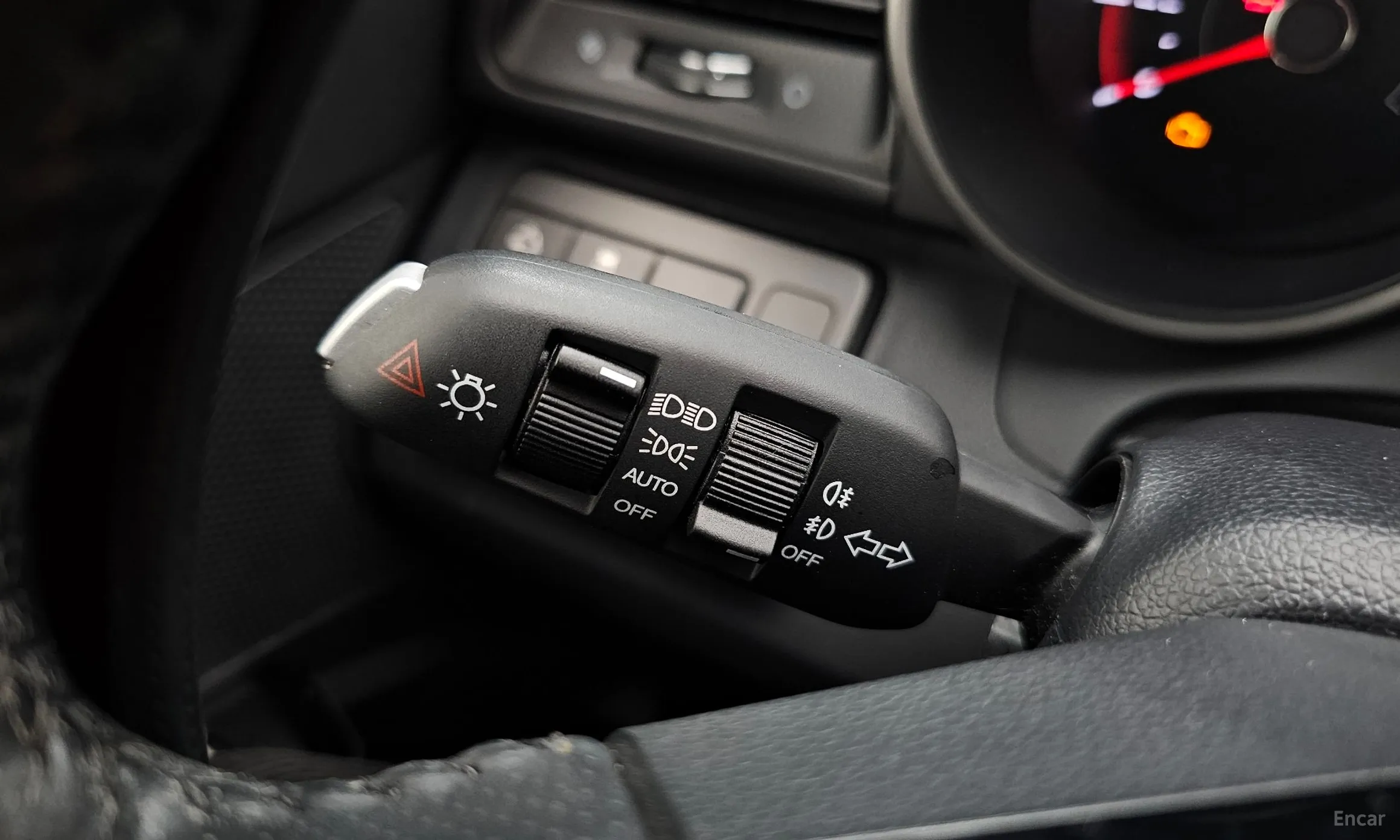 KG Mobility (SsangYong) Tivoli Air превью 19