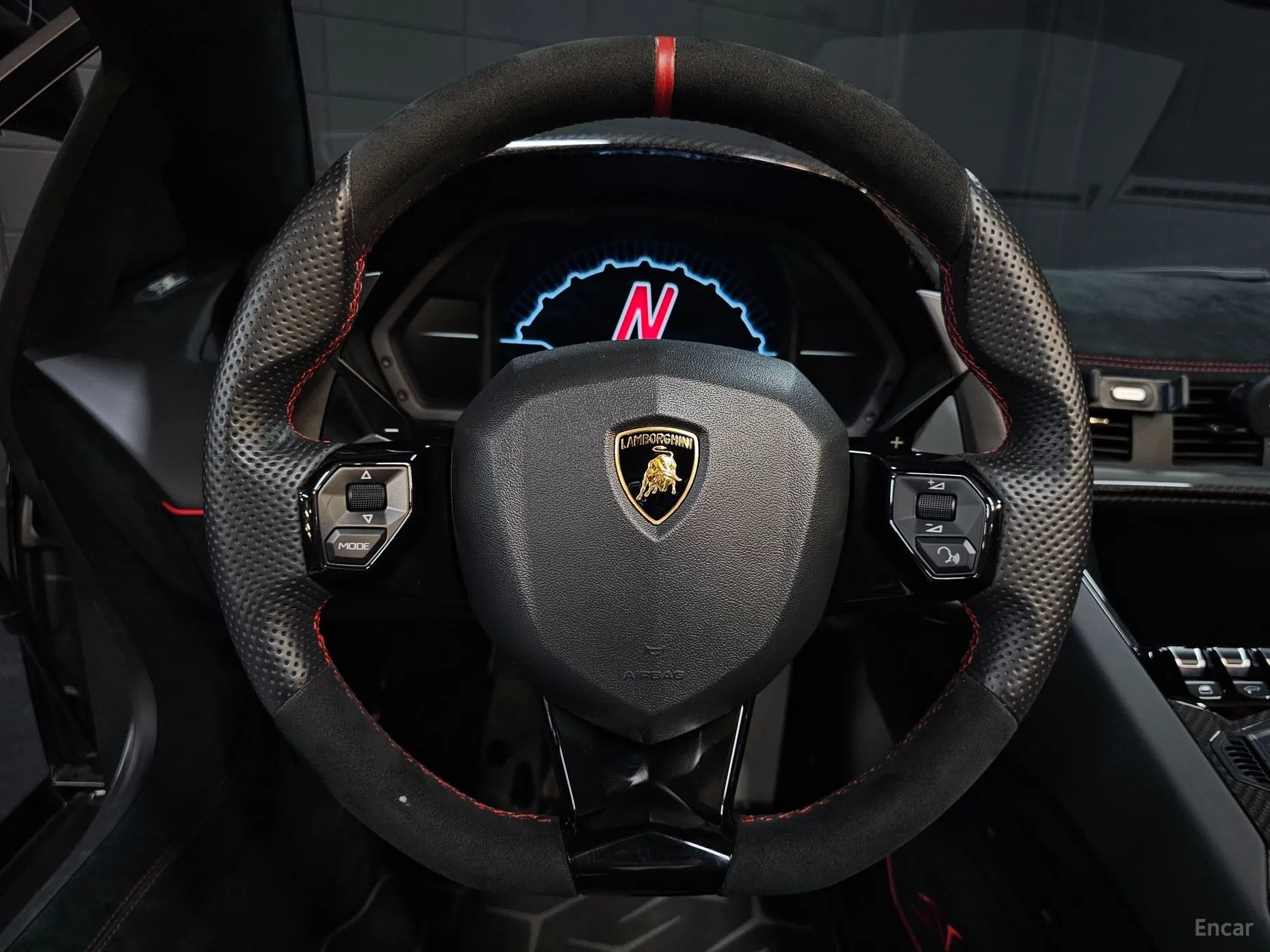 Lamborghini Aventador превью 18