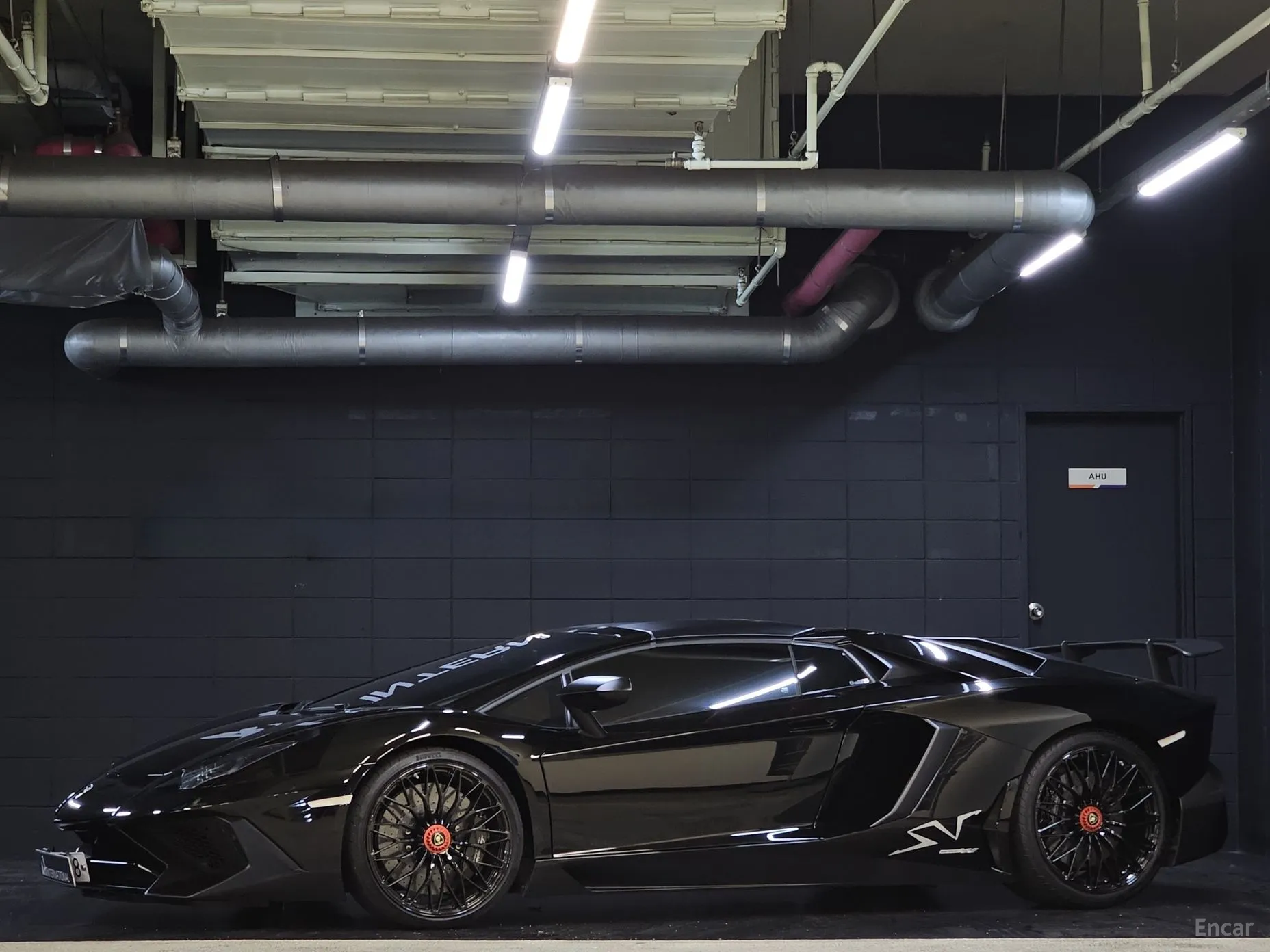 Lamborghini Aventador превью 3