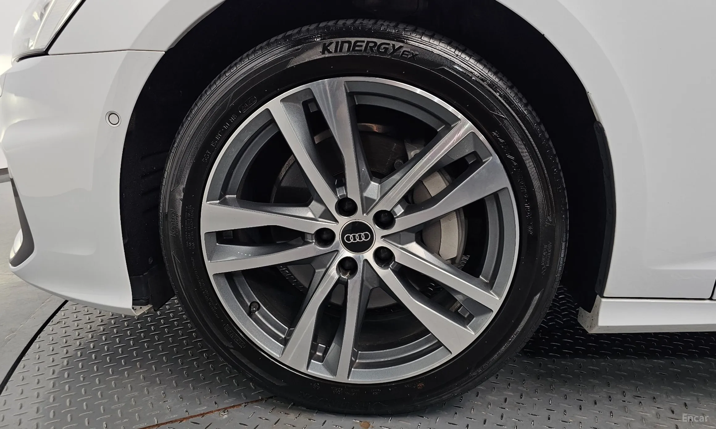 Audi A6 (C8) превью 5