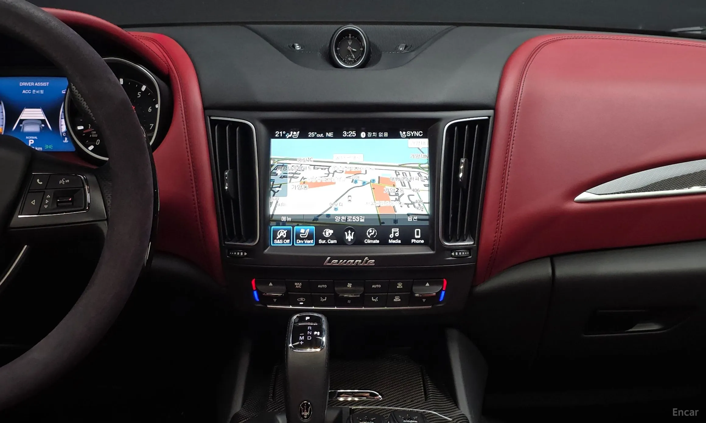 Maserati Levante превью 15