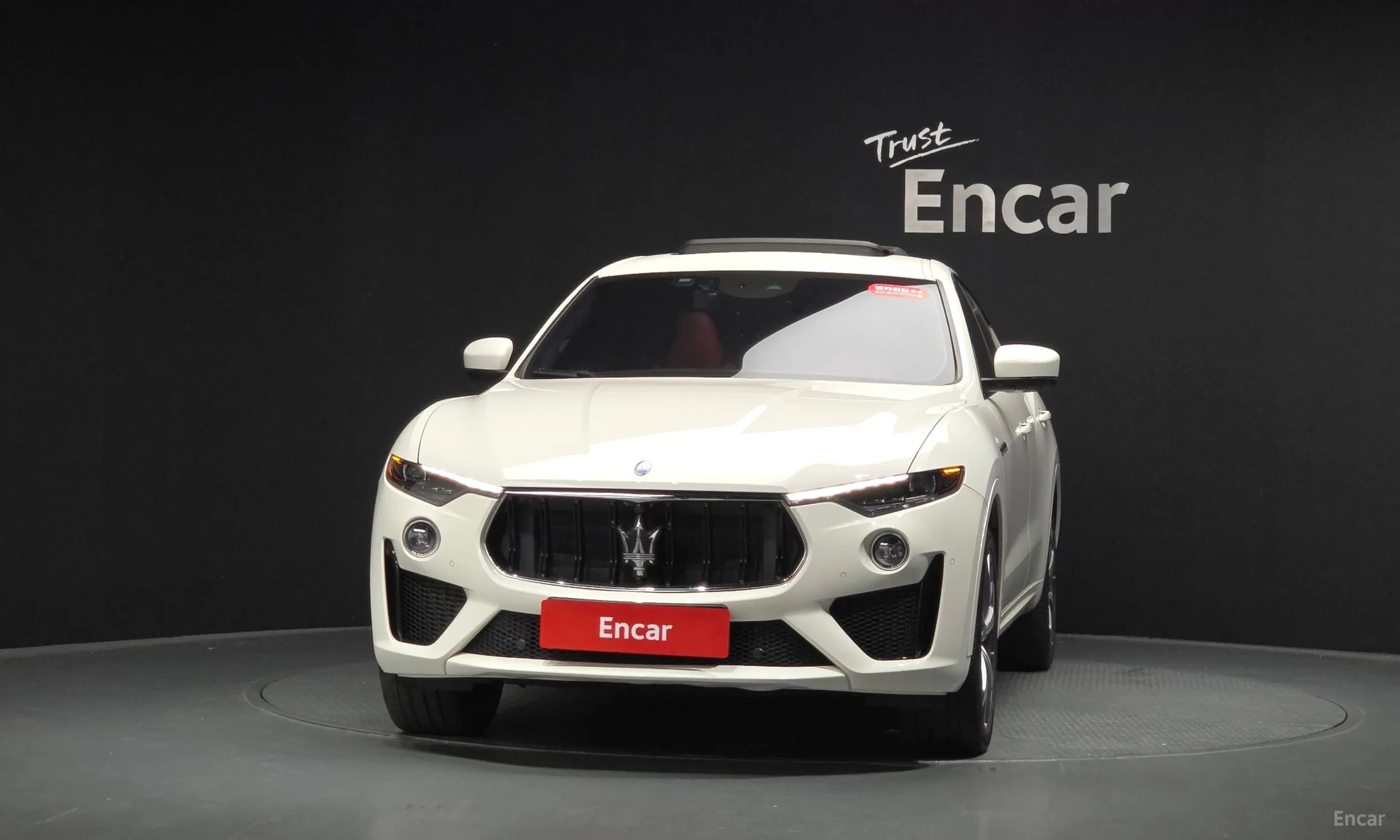 Maserati Levante превью 3