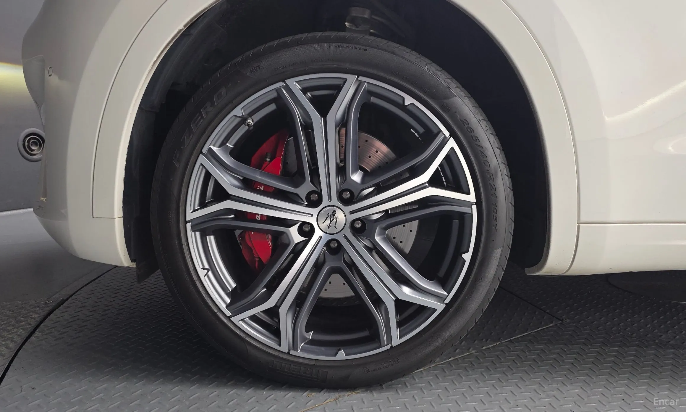 Maserati Levante превью 5