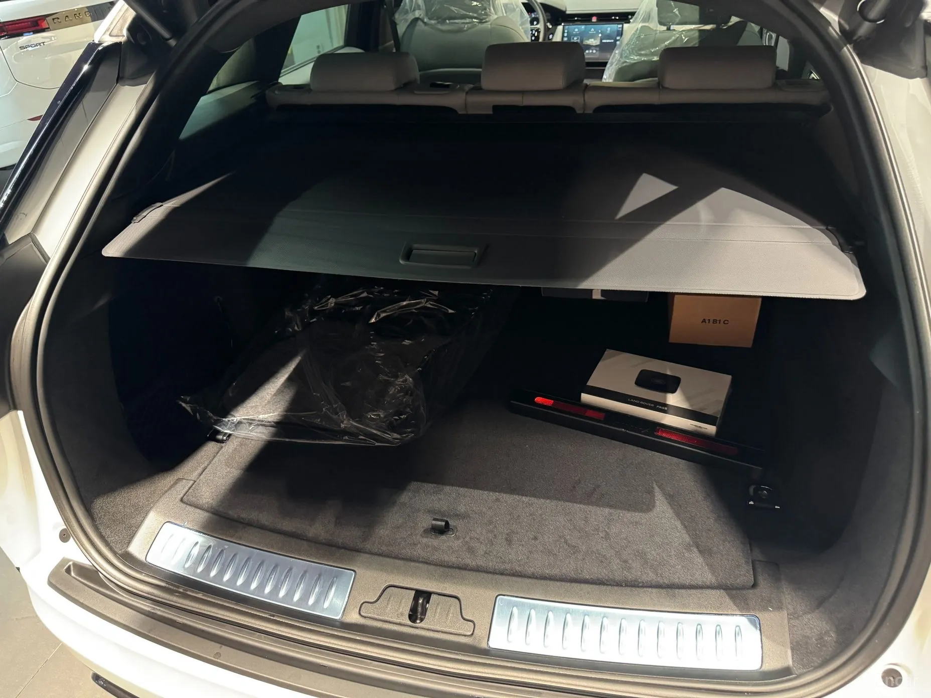 Land Rover Range Rover Bella превью 18