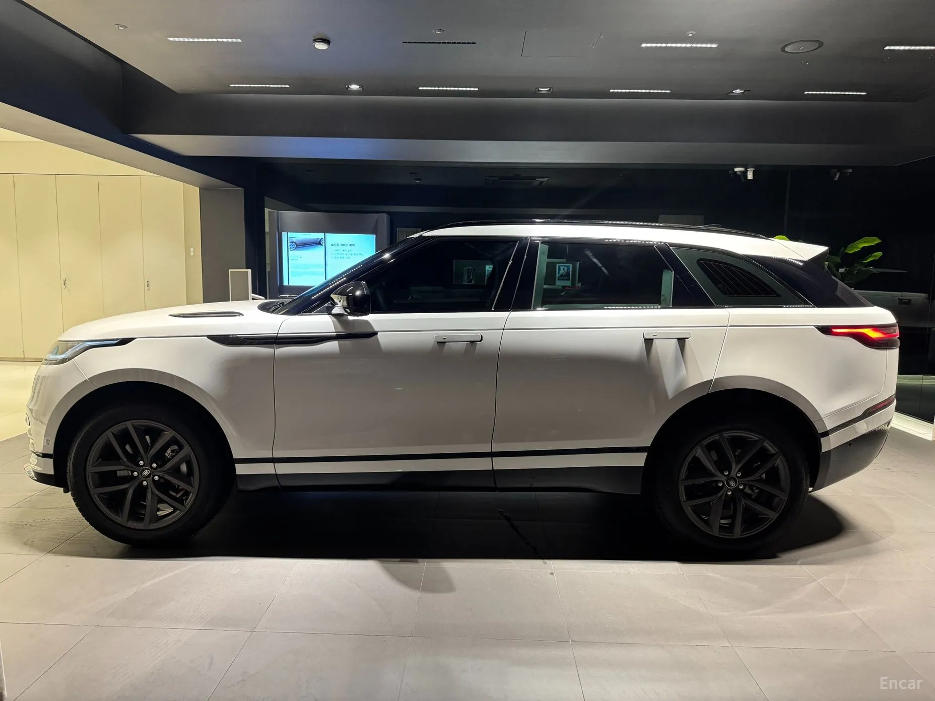 Land Rover Range Rover Bella превью 5