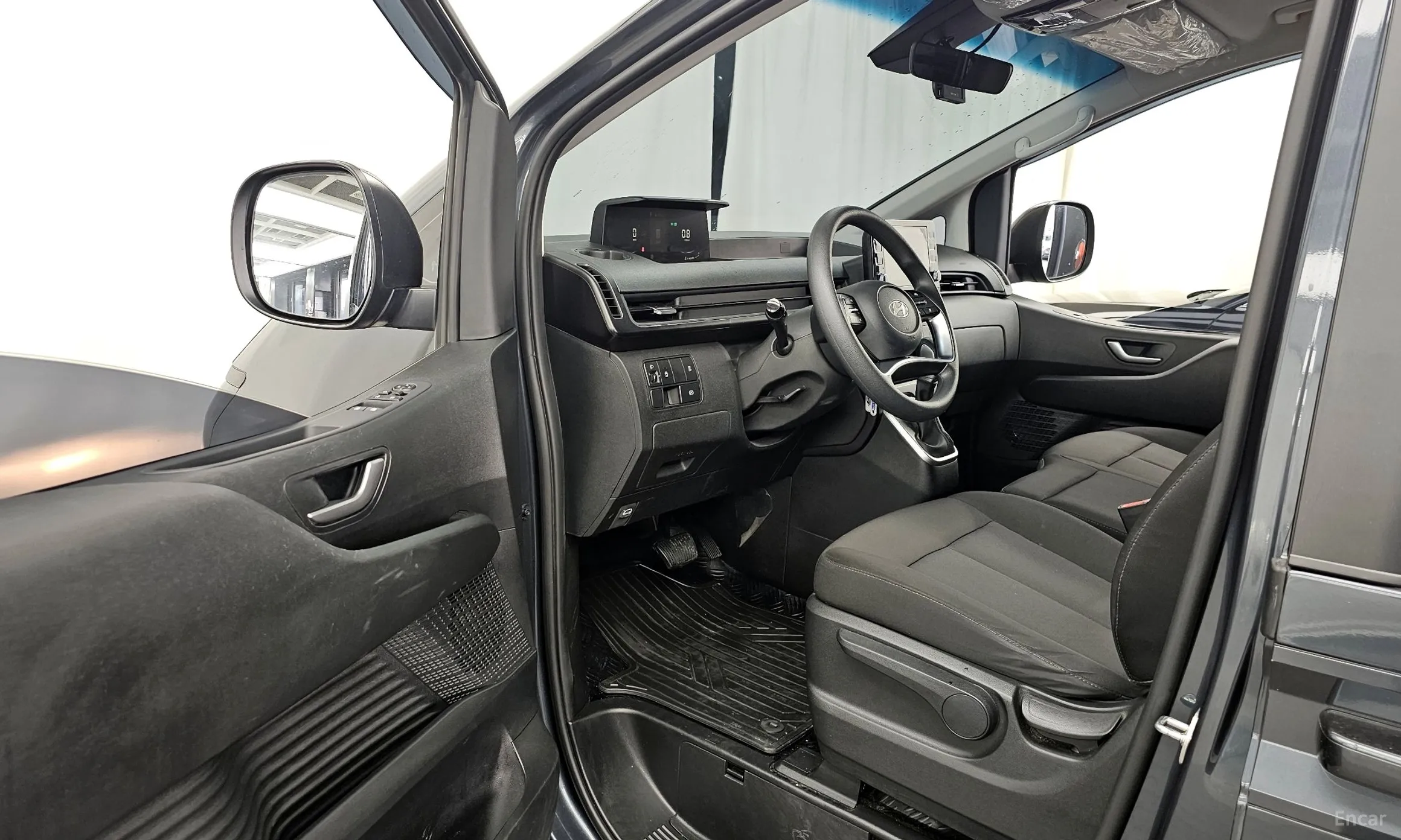 Hyundai Staria превью 10