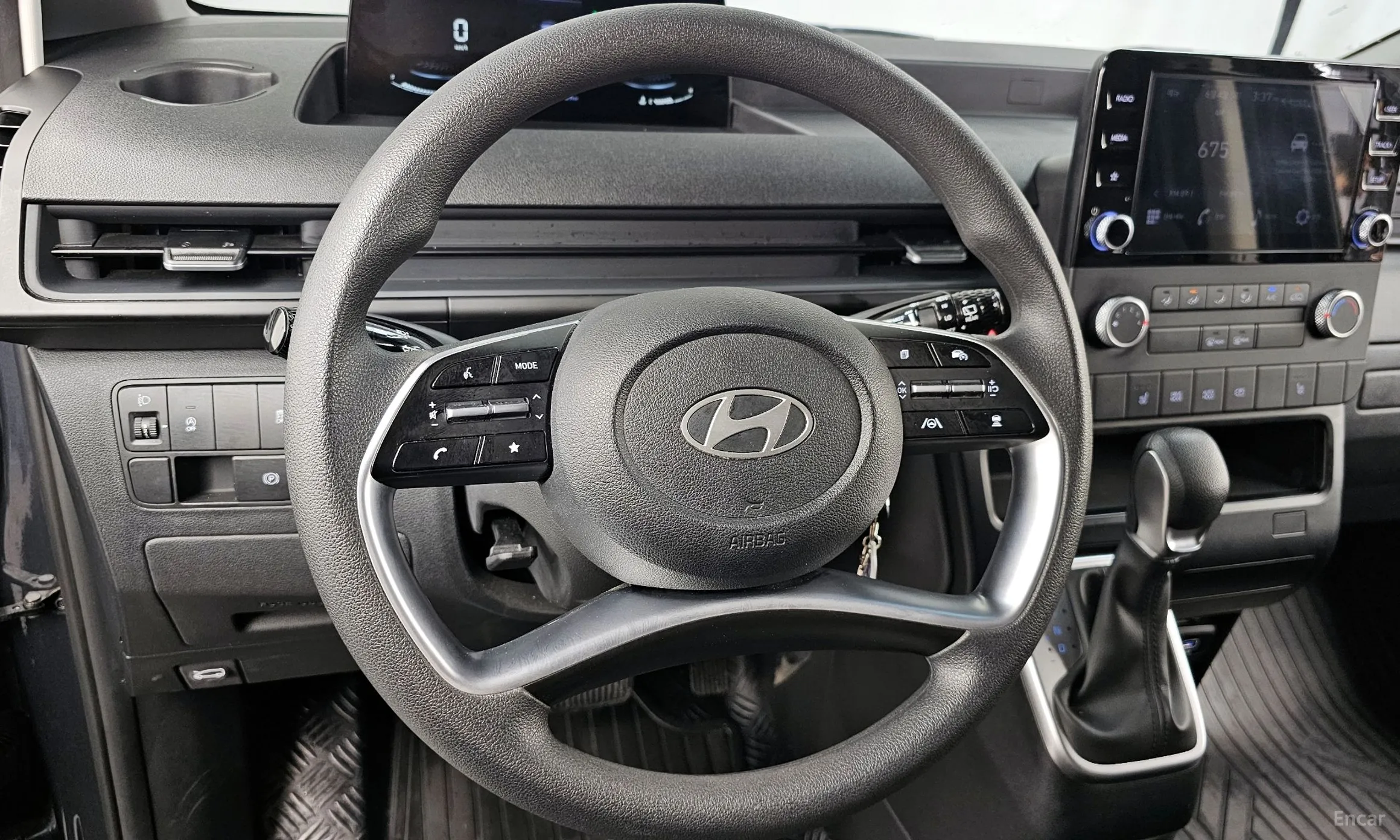 Hyundai Staria превью 13