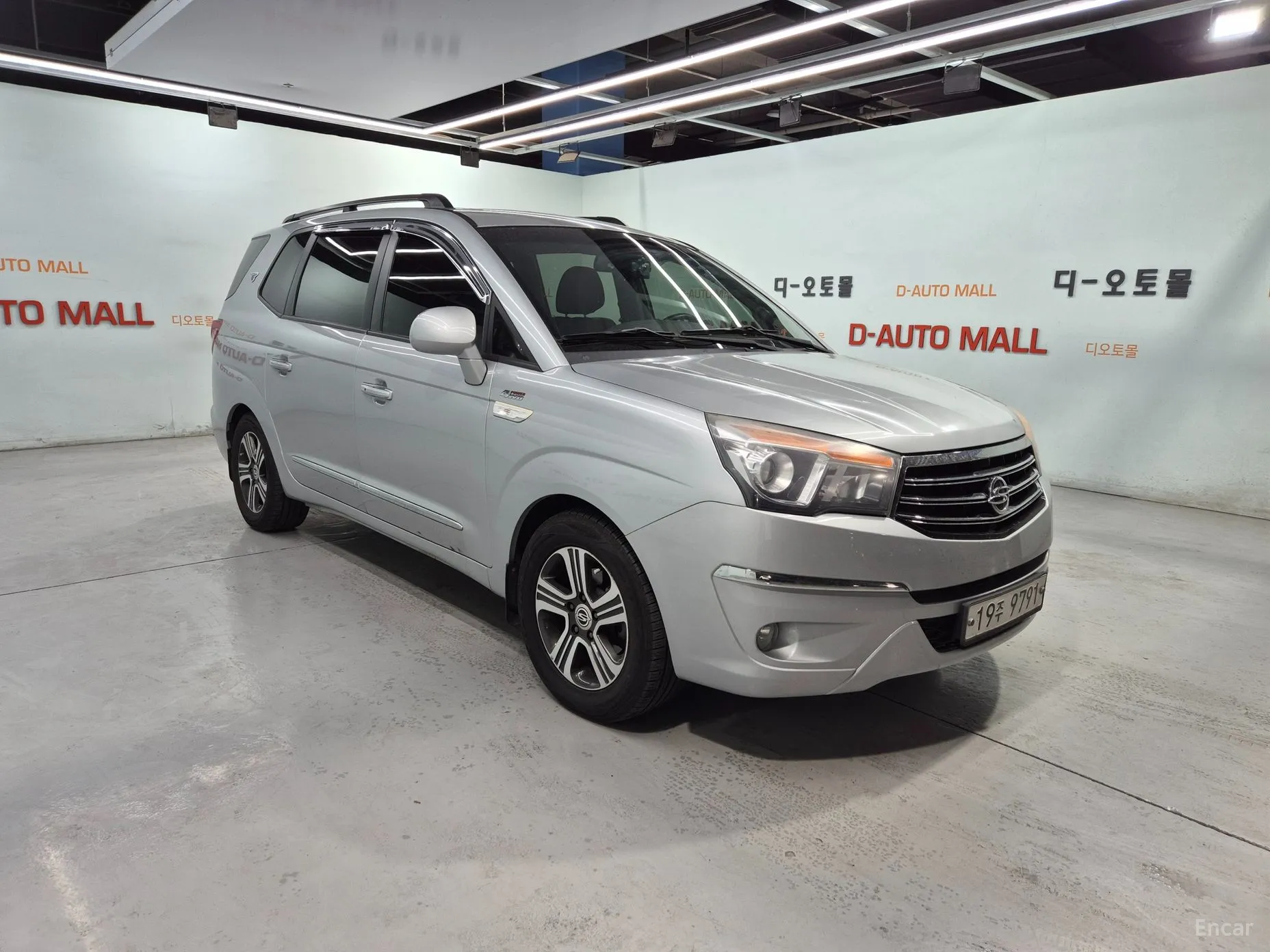 KG Mobility (SsangYong) Korando Turismo превью 3