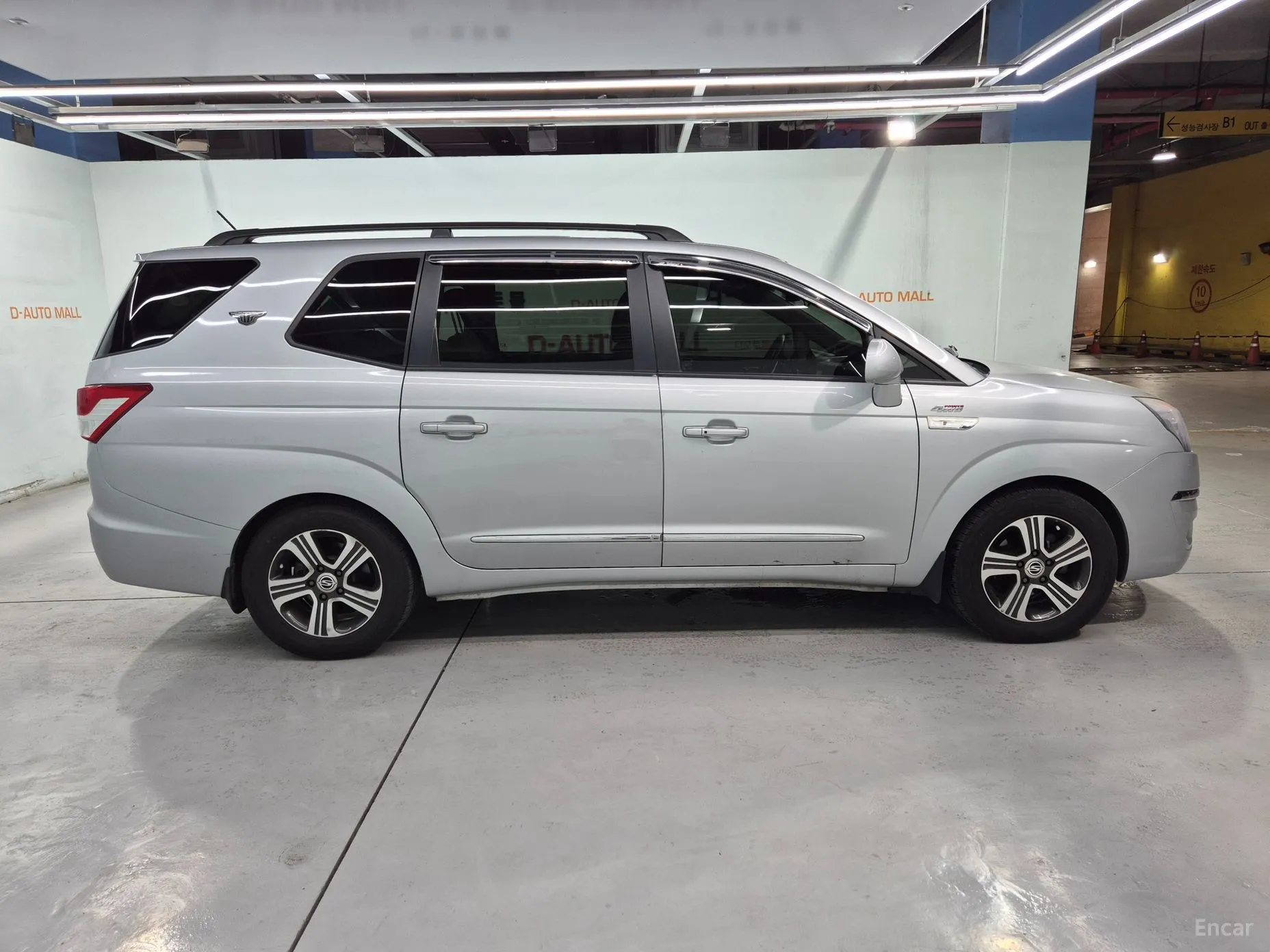 KG Mobility (SsangYong) Korando Turismo превью 4