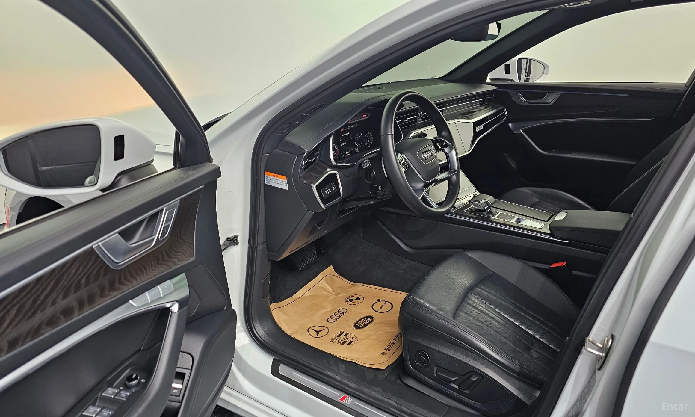 Audi A6 (C8) превью 10