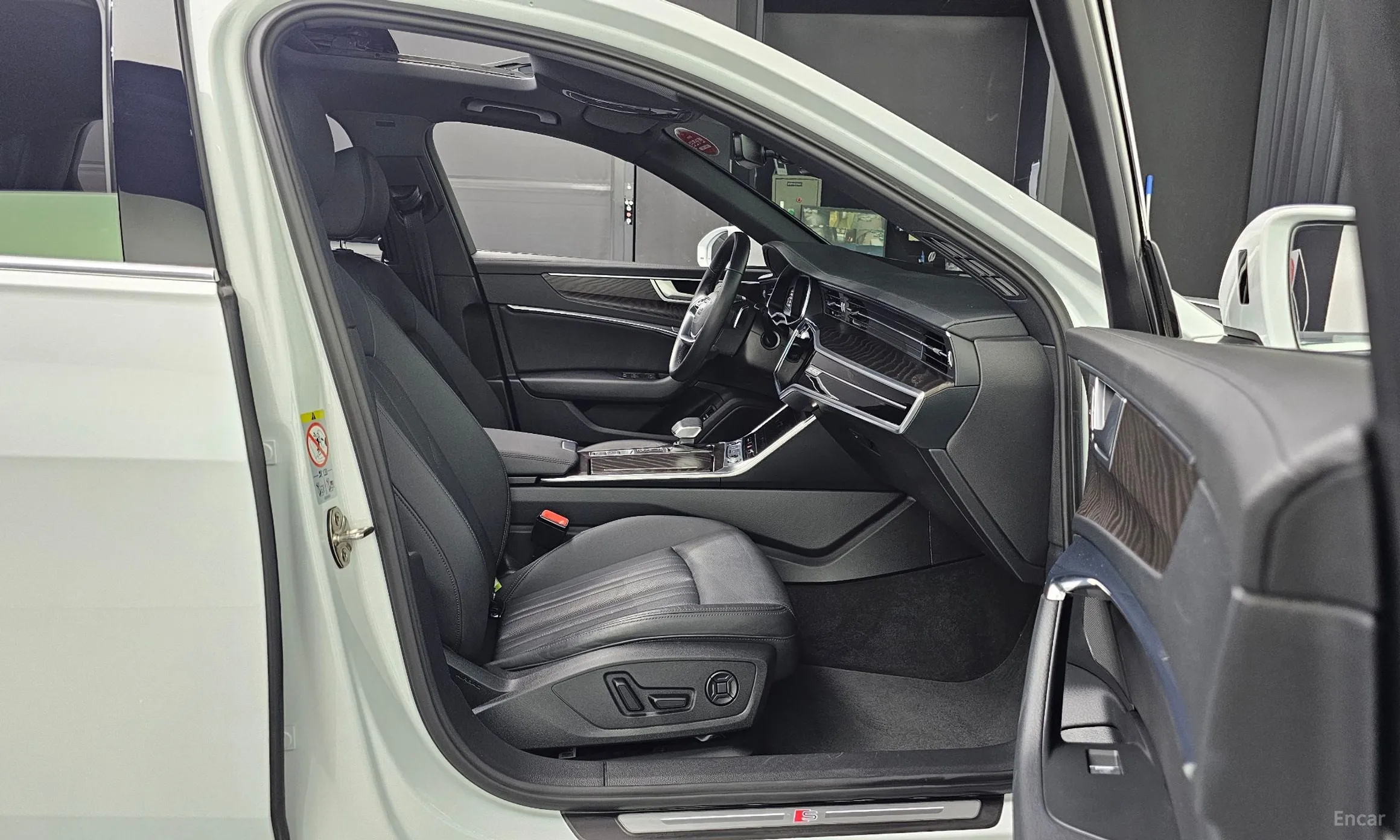Audi A6 (C8) превью 12