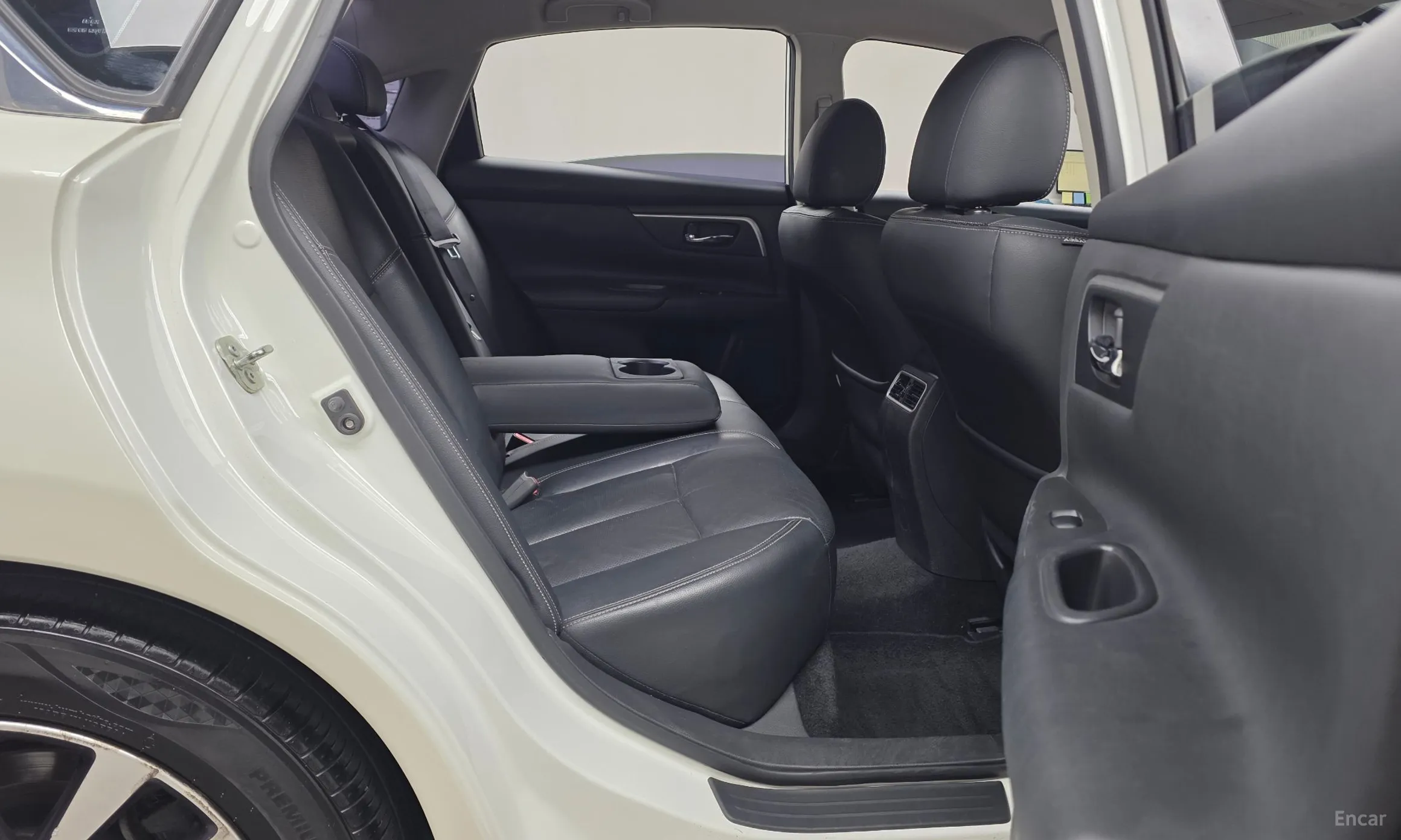 Nissan Altima превью 12