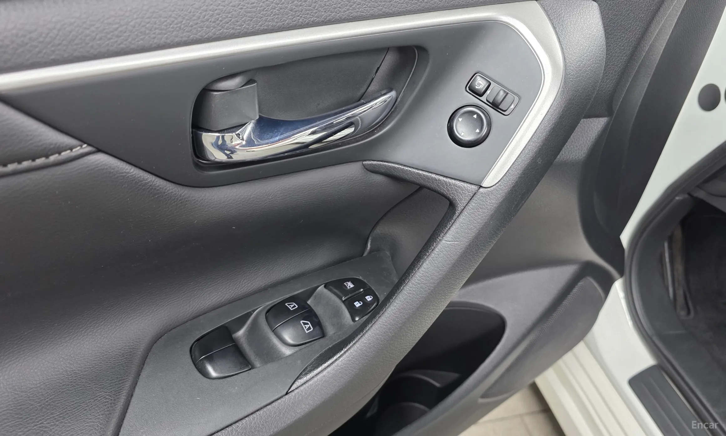 Nissan Altima превью 14