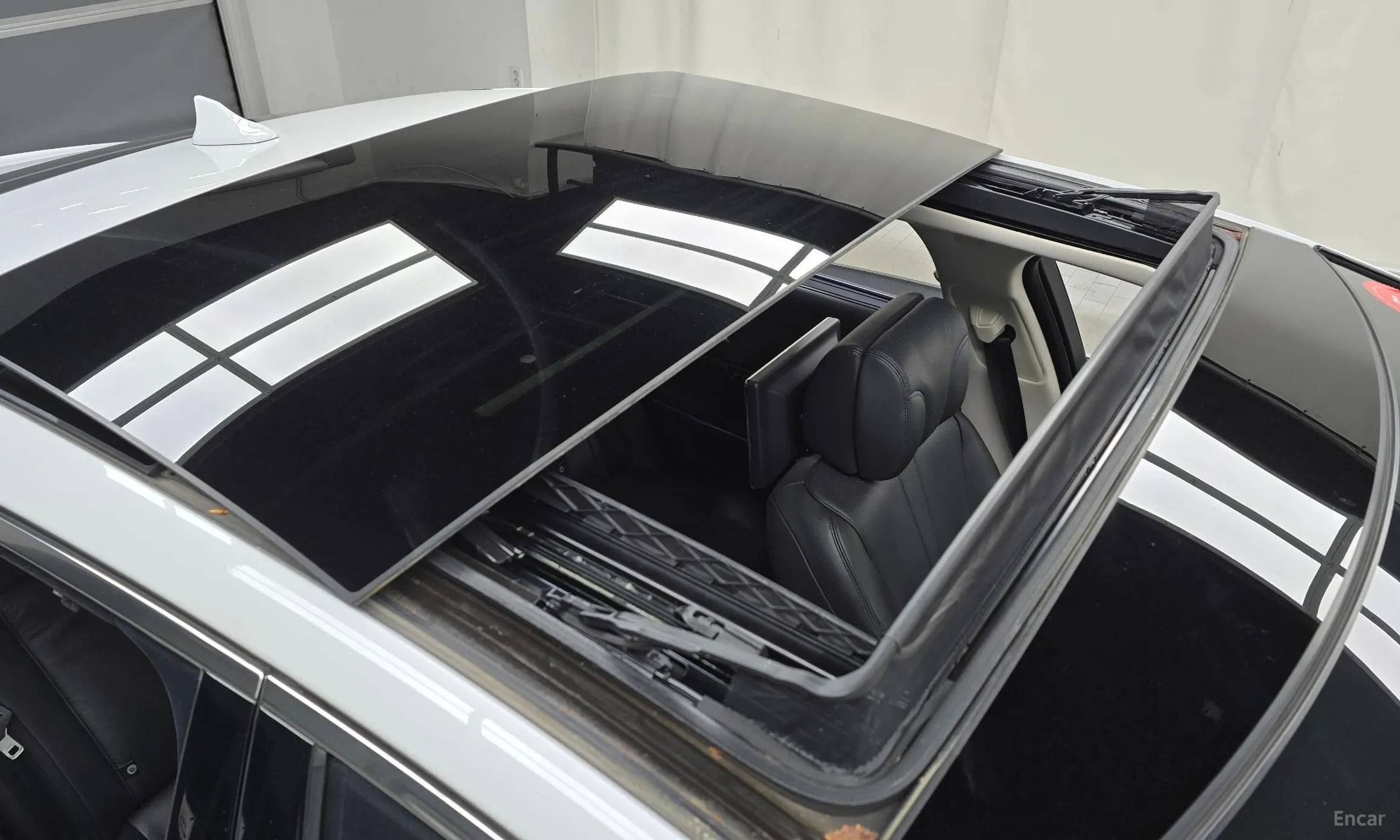 Jaguar All New XJ превью 17