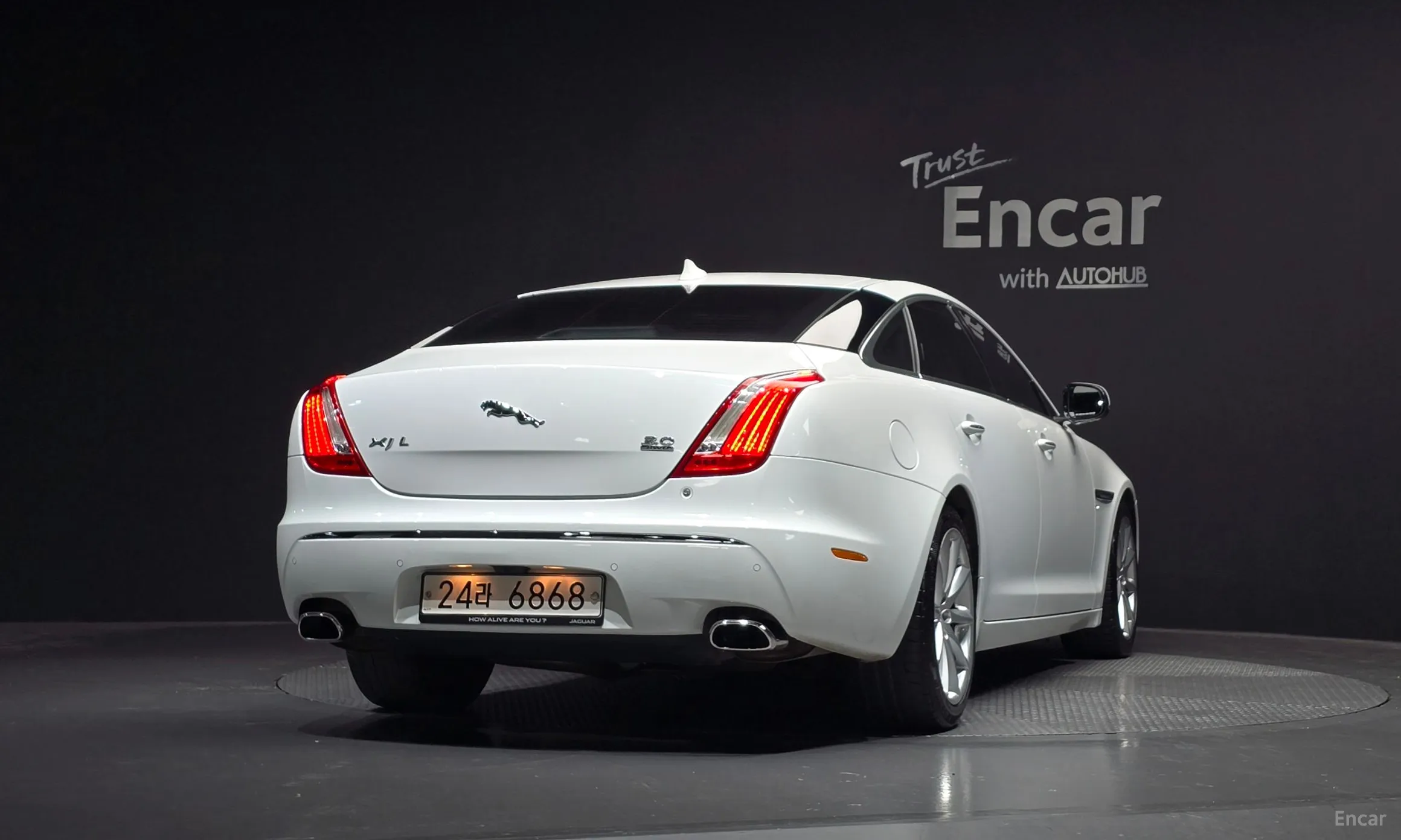 Jaguar All New XJ превью 4