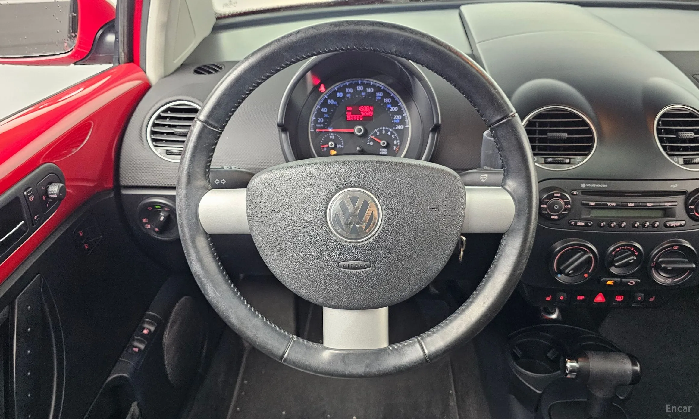 Volkswagen New Beetle превью 12