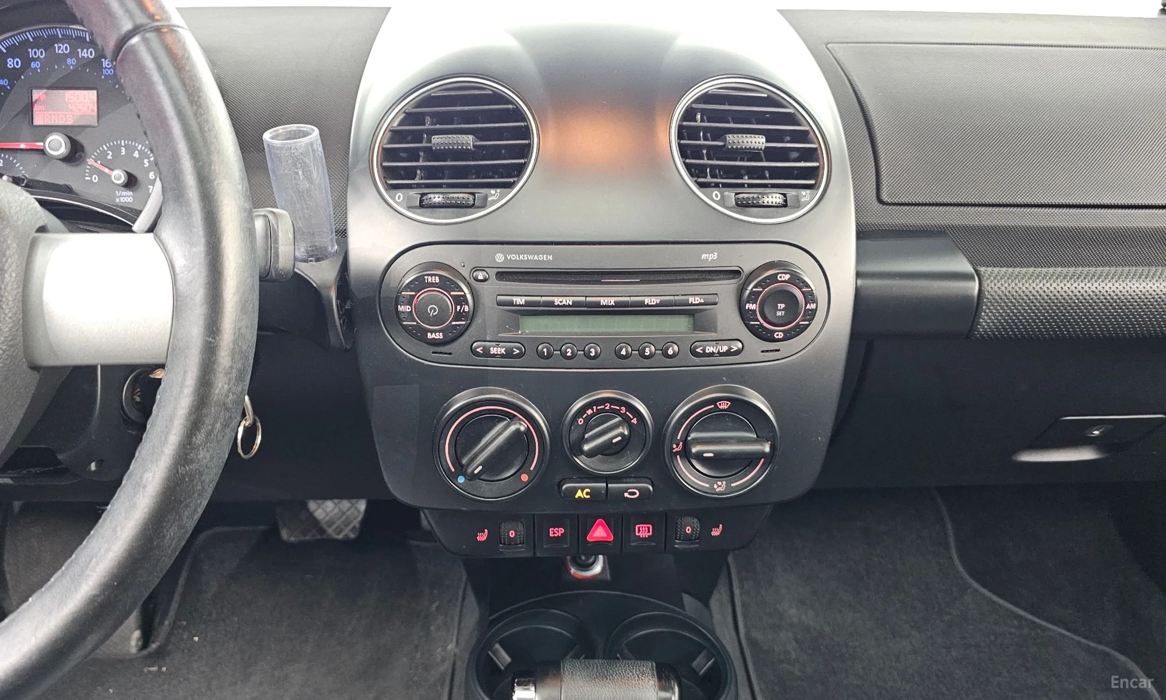 Volkswagen New Beetle превью 13