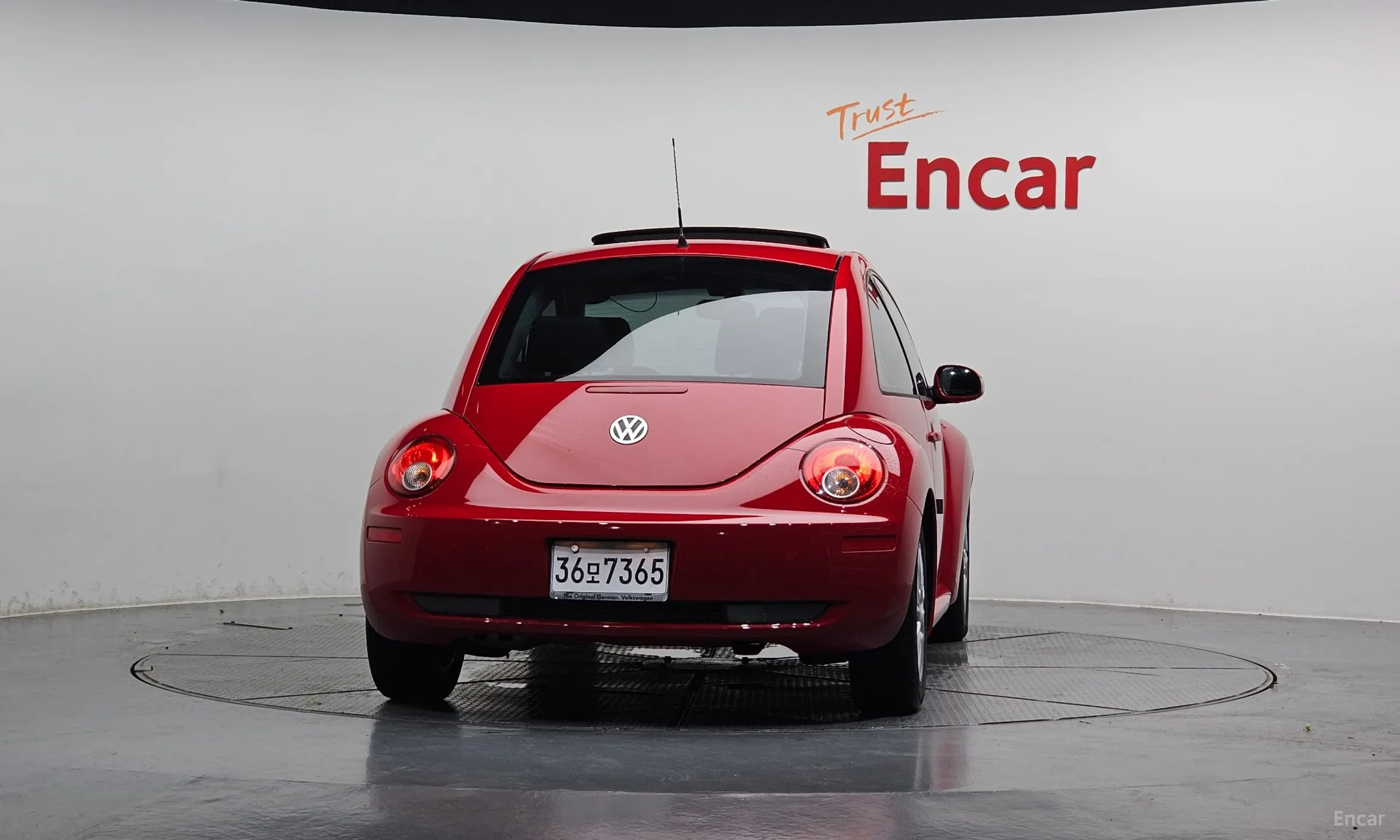 Volkswagen New Beetle превью 4